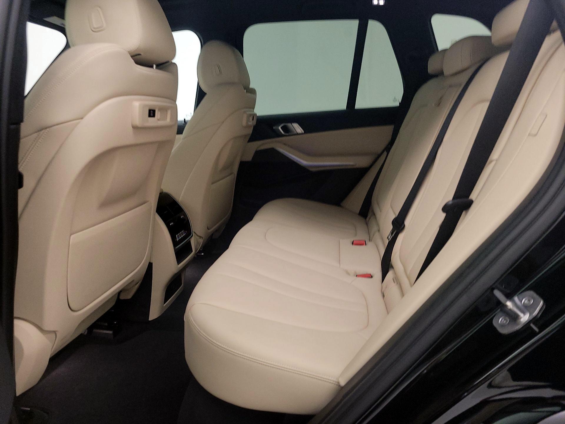 Thumbnail: 2022 BMW X5 - 19