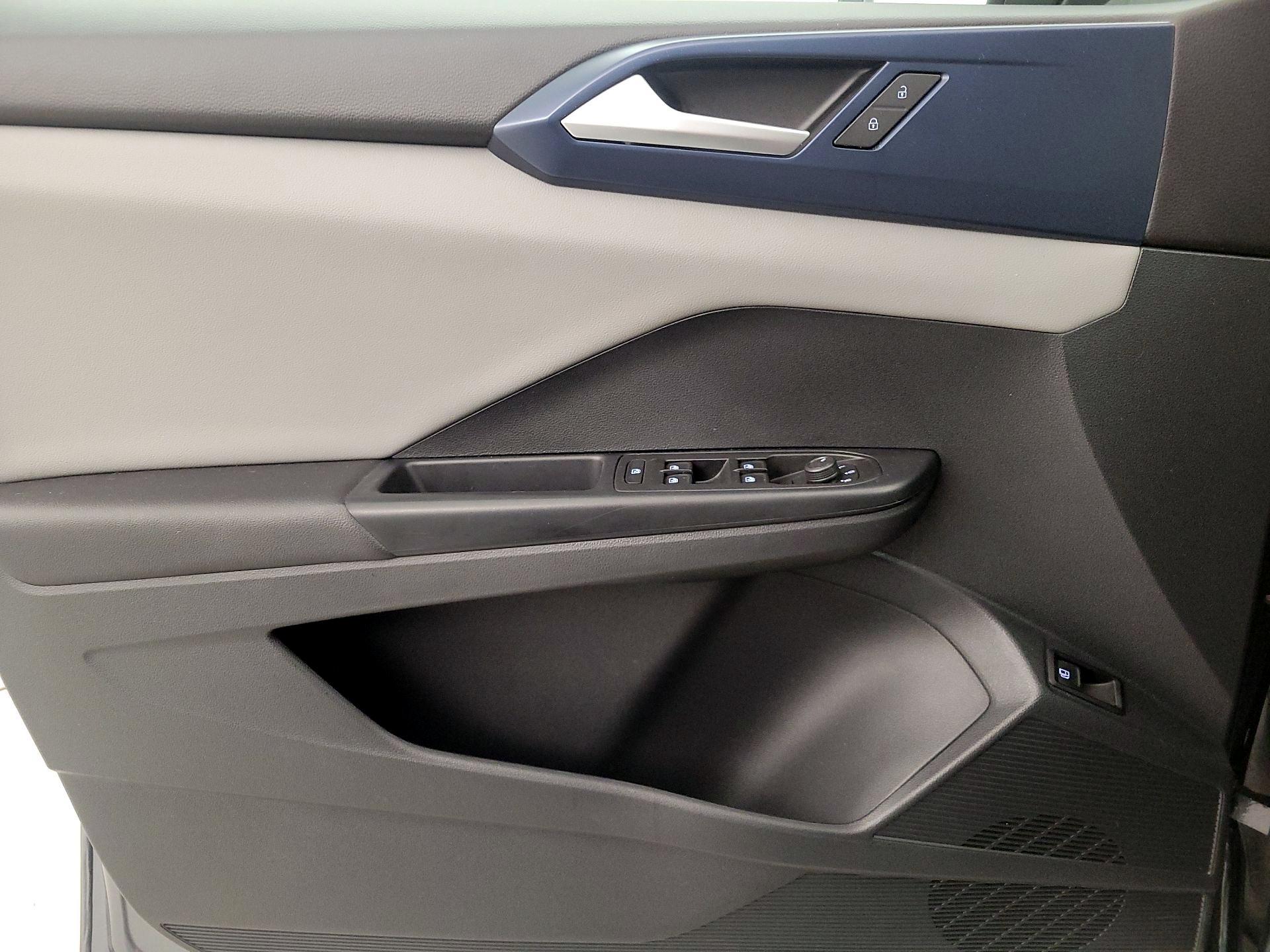 Thumbnail: 2023 Volkswagen Taos - 12