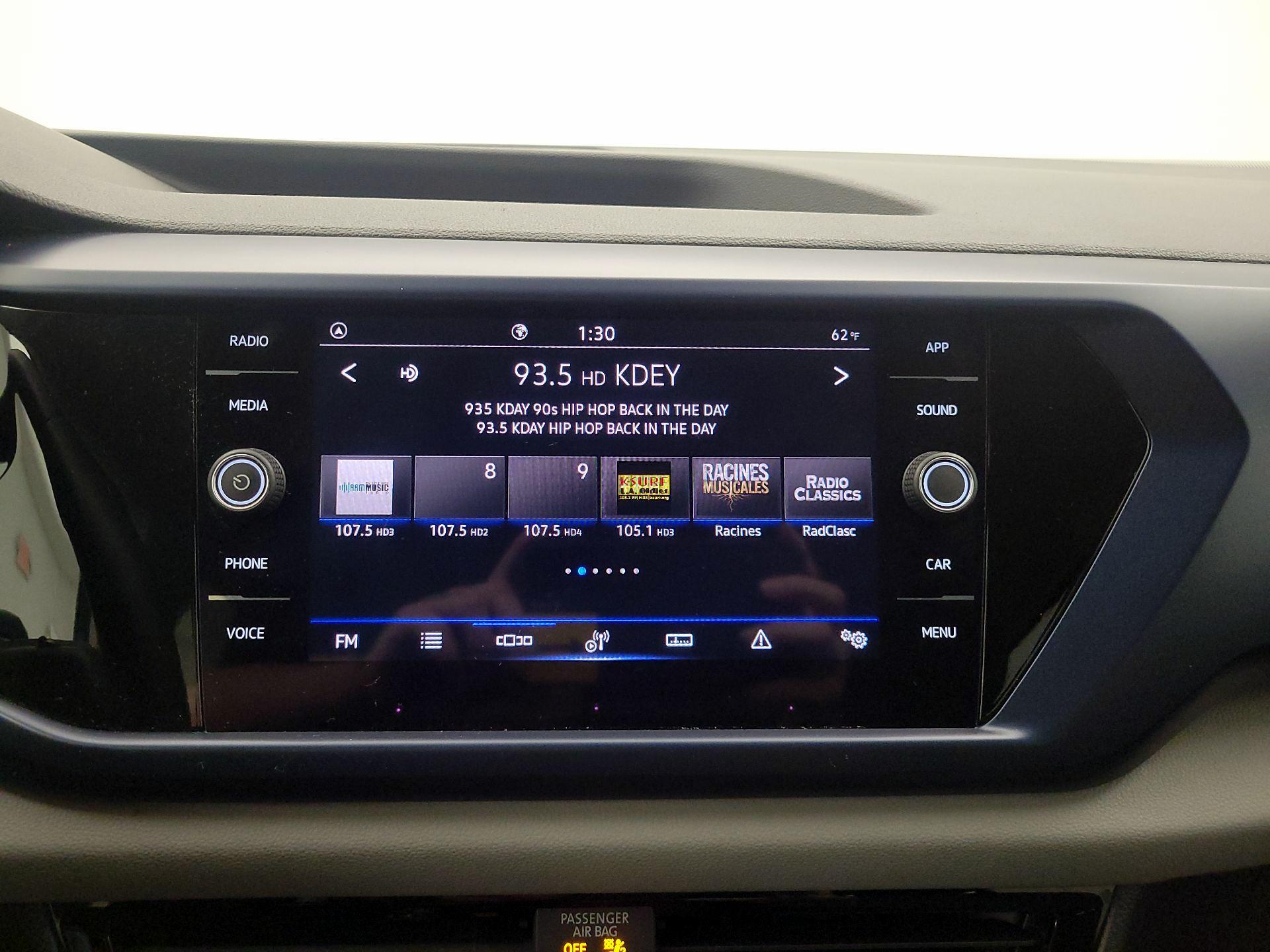 Thumbnail: 2023 Volkswagen Taos - 15