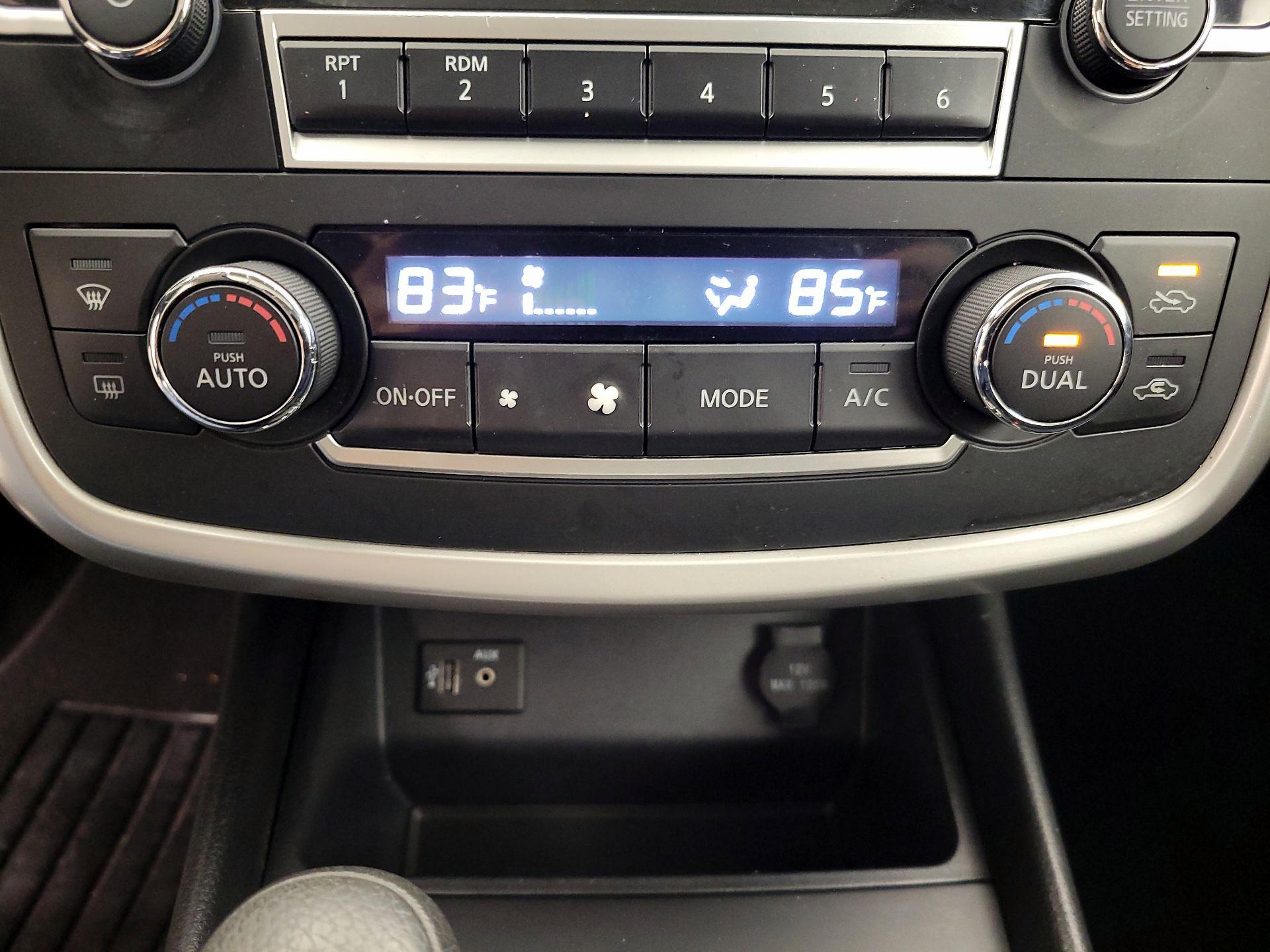 Thumbnail: 2017 Nissan Altima - 16