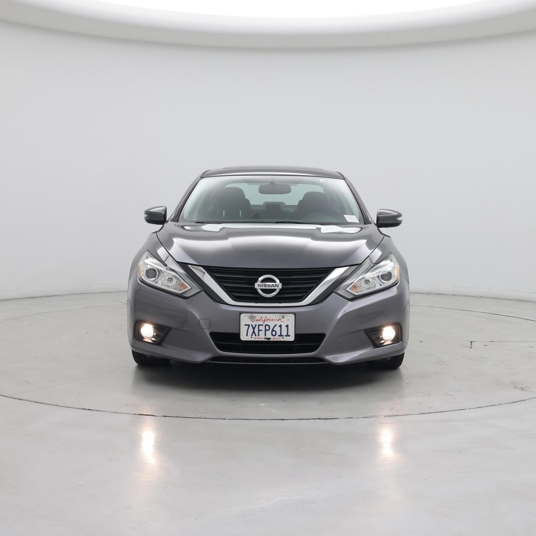 Thumbnail: 2017 Nissan Altima - 5