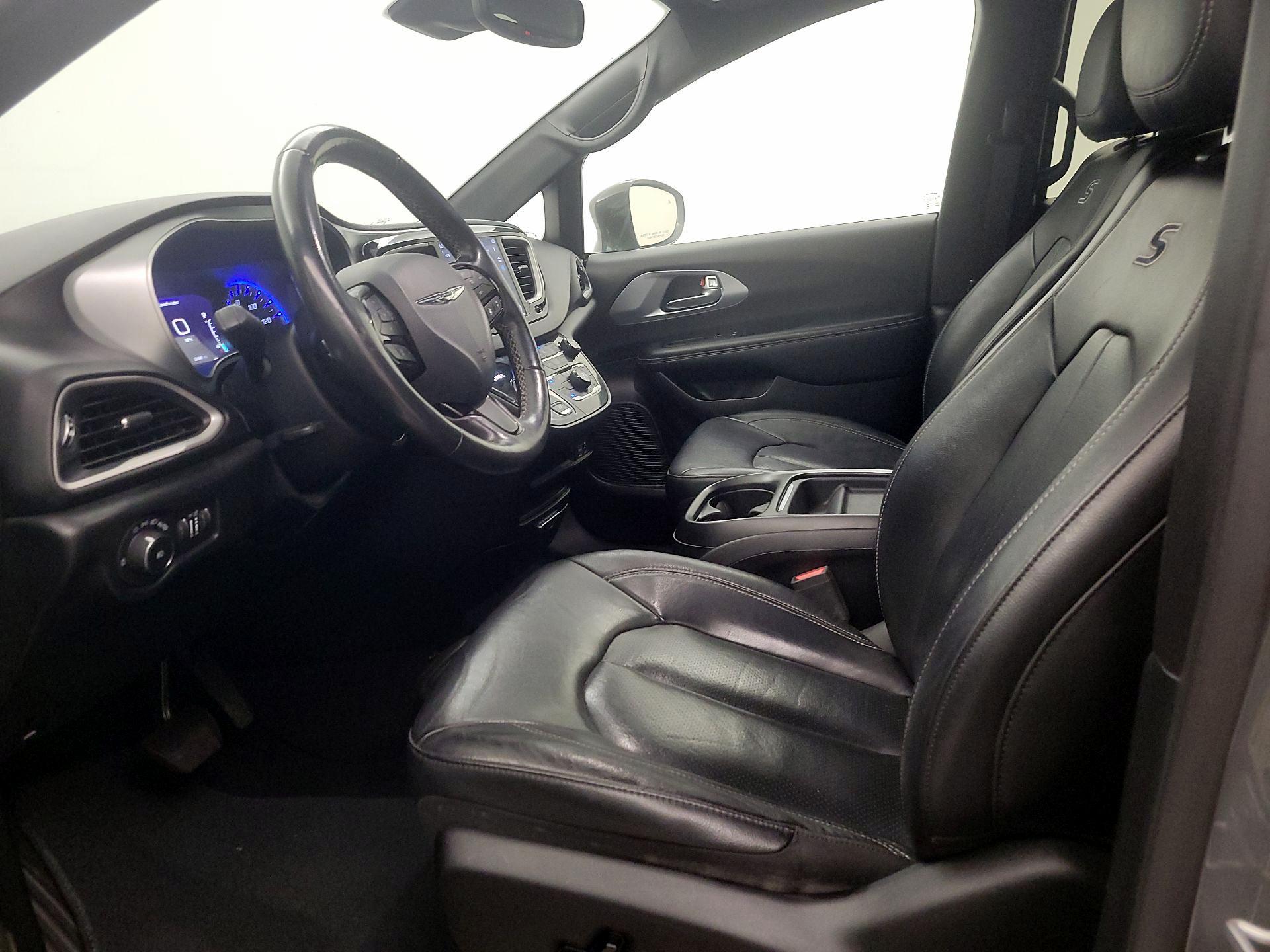 Thumbnail: 2020 Chrysler Pacifica - 11