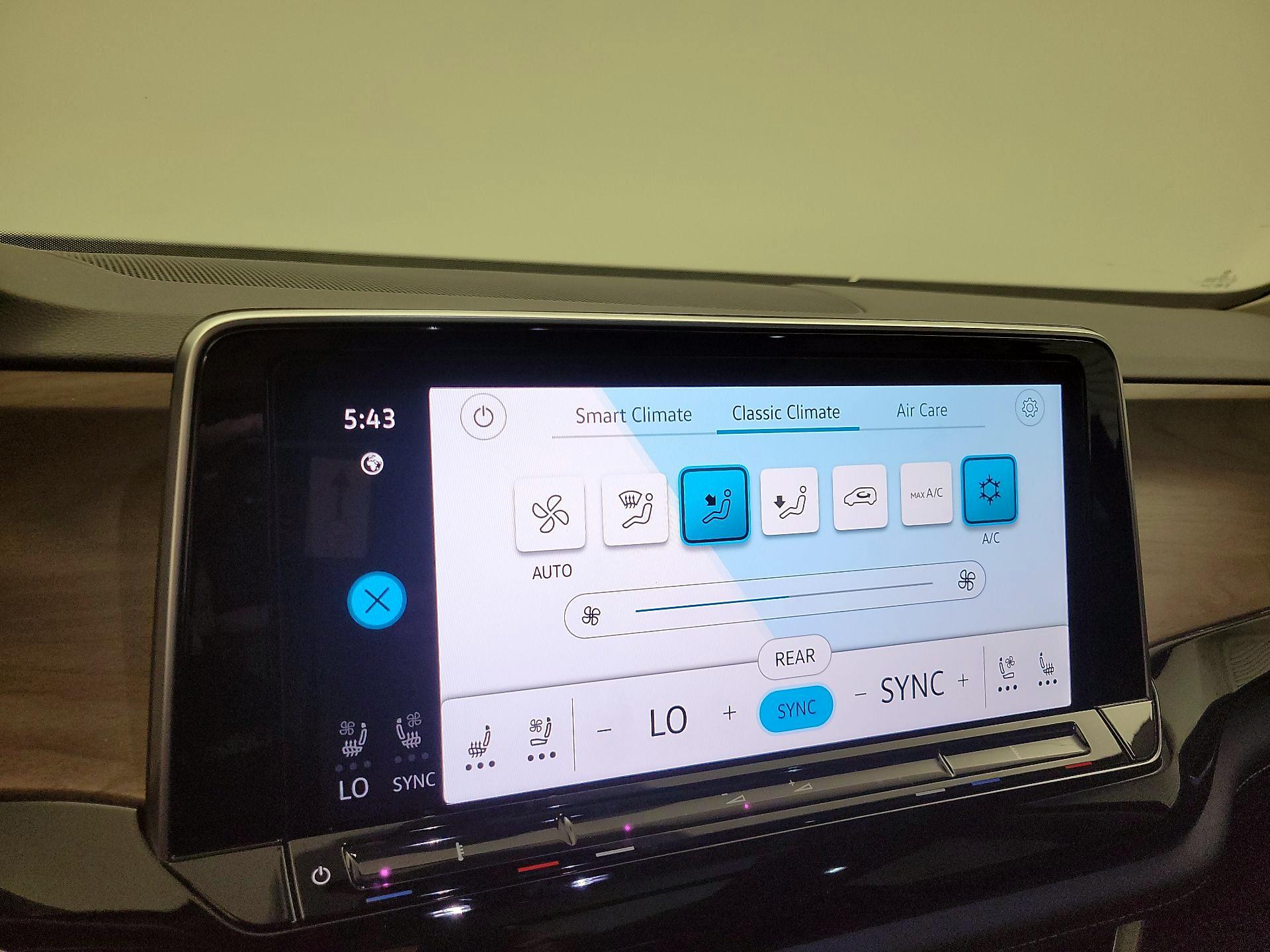 Thumbnail: 2024 Volkswagen Atlas - 16