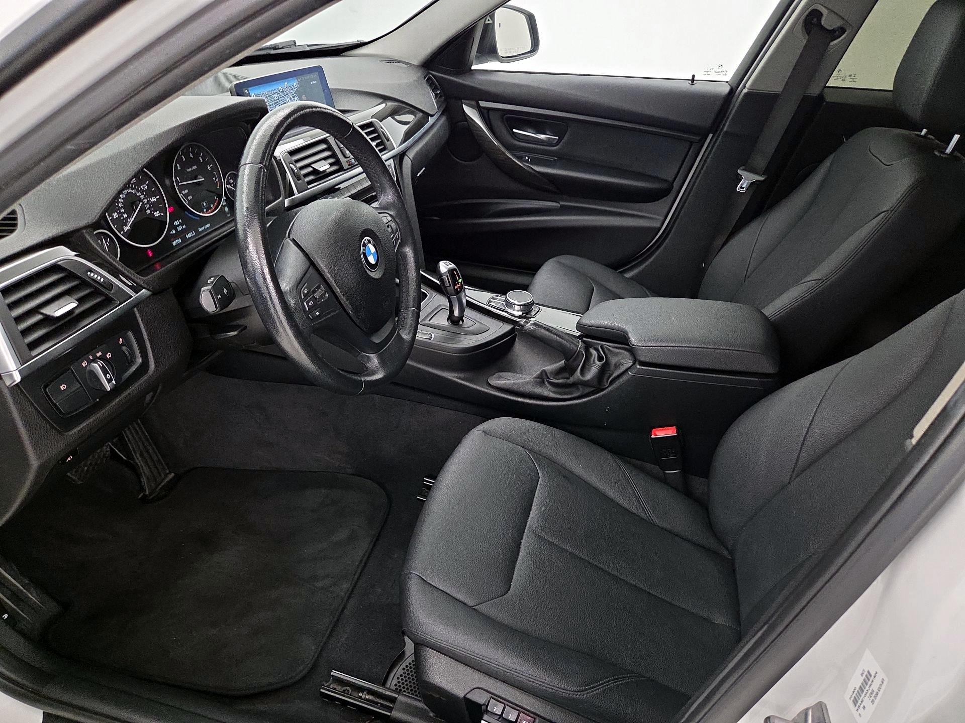 Thumbnail: 2018 BMW 3 Series - 11