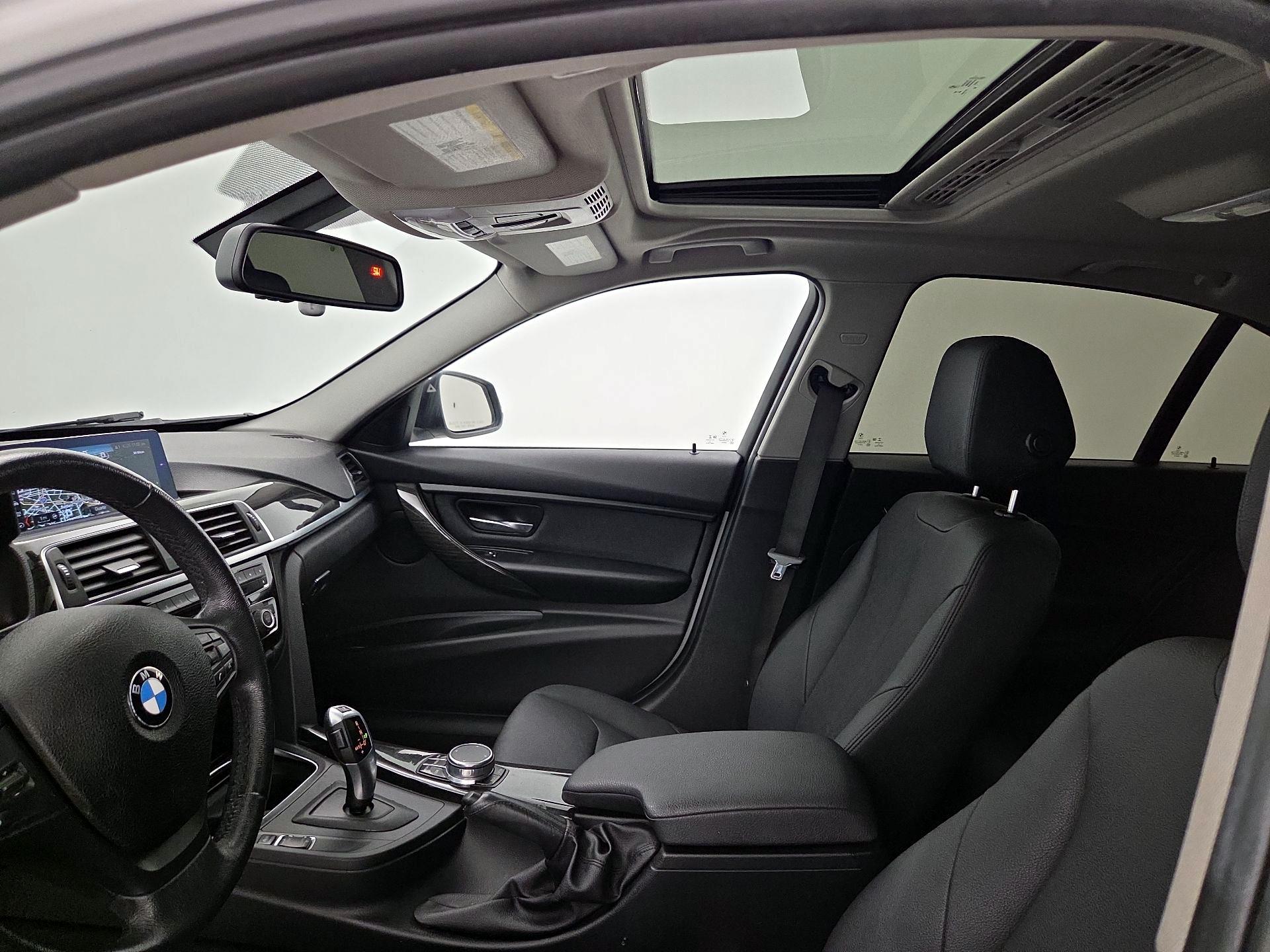 Thumbnail: 2018 BMW 3 Series - 20