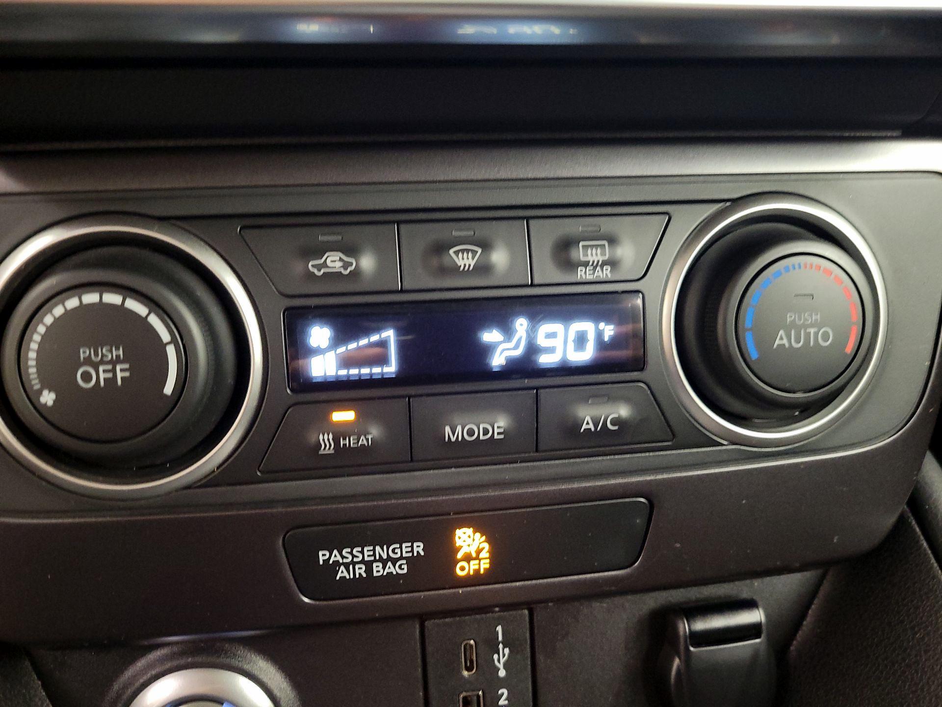 Thumbnail: 2022 Nissan Leaf - 16