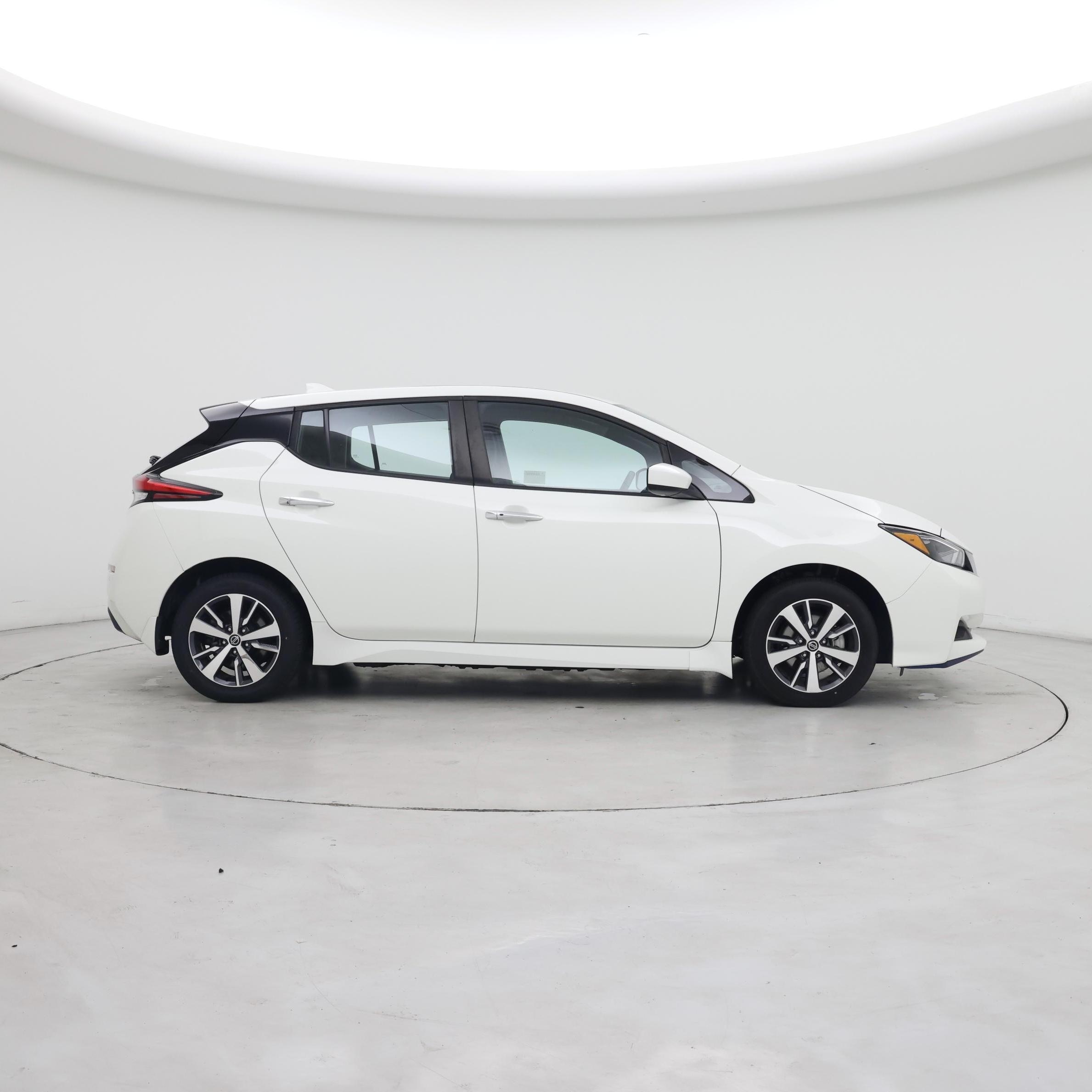 Thumbnail: 2022 Nissan Leaf - 7