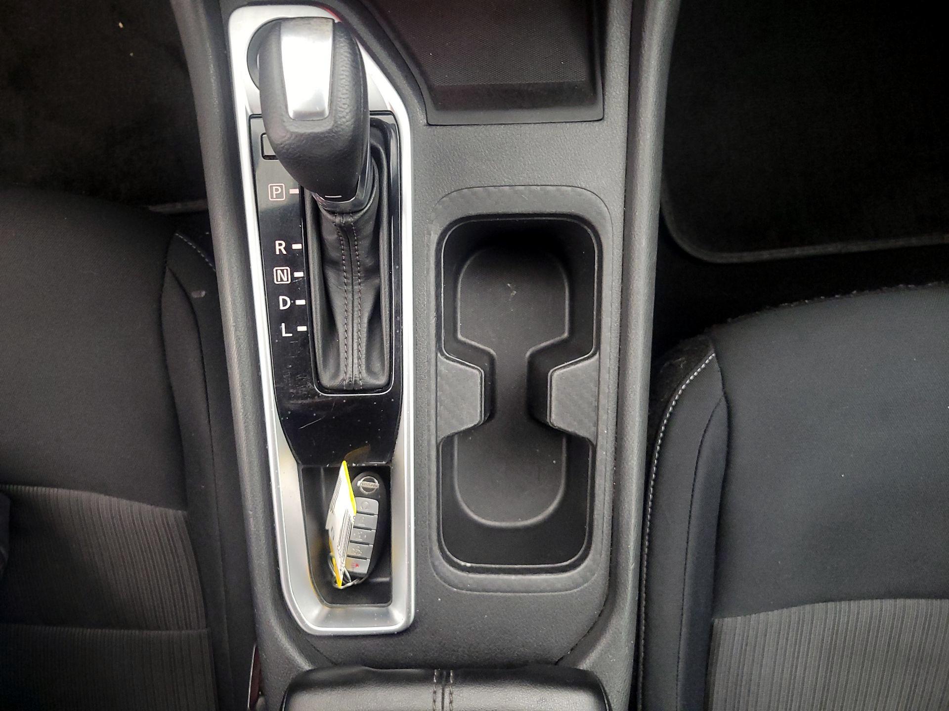 Thumbnail: 2023 Nissan Sentra - 17