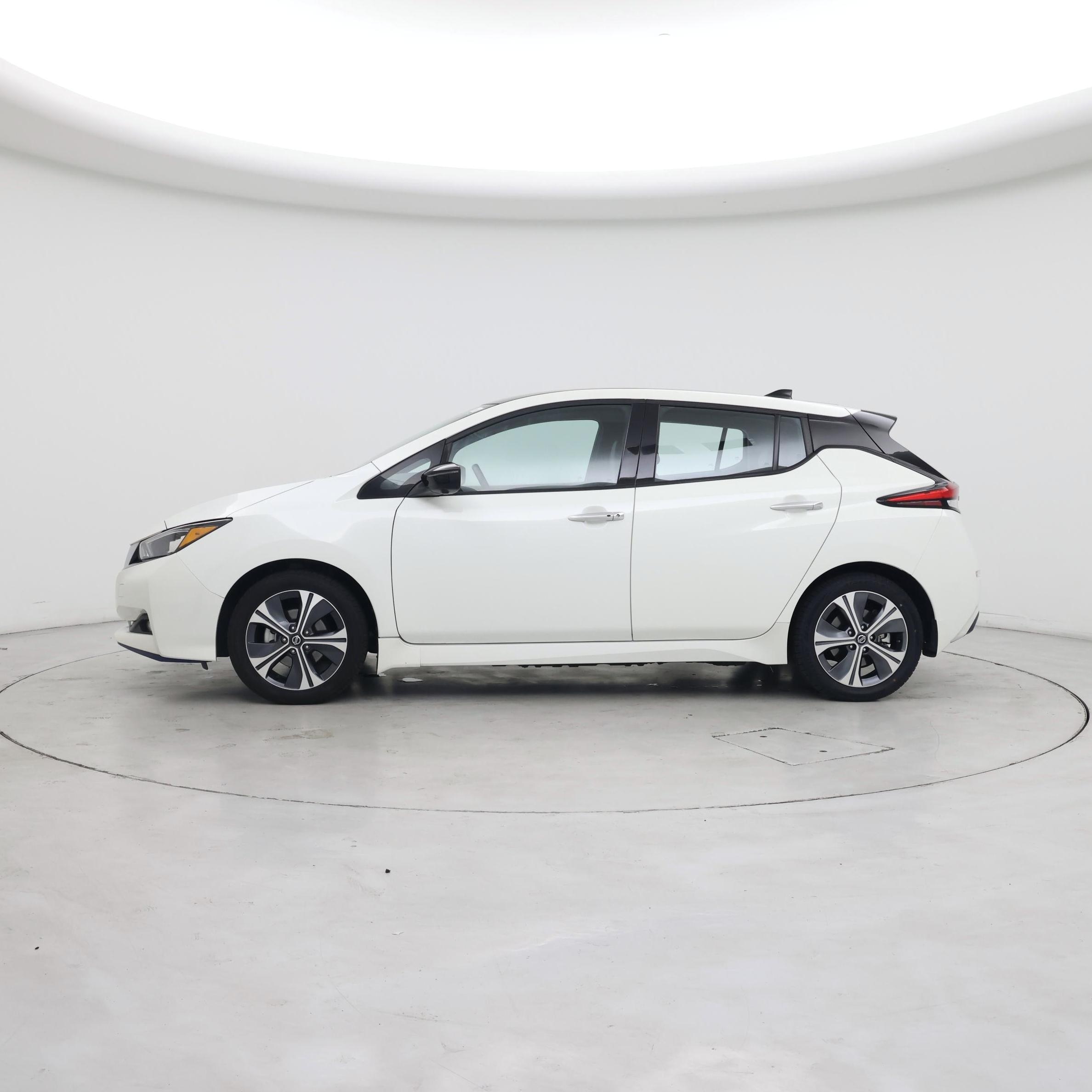 Thumbnail: 2021 Nissan Leaf - 3