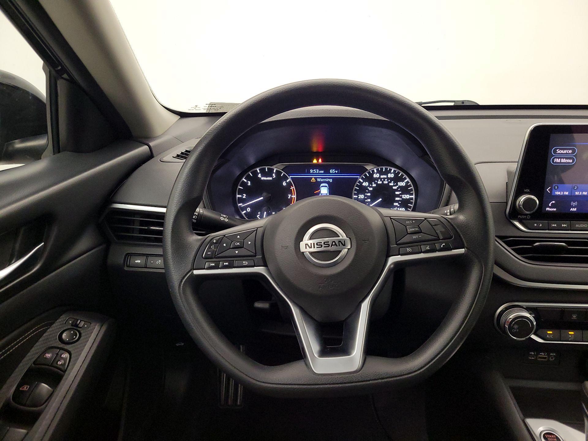 Thumbnail: 2020 Nissan Altima - 10