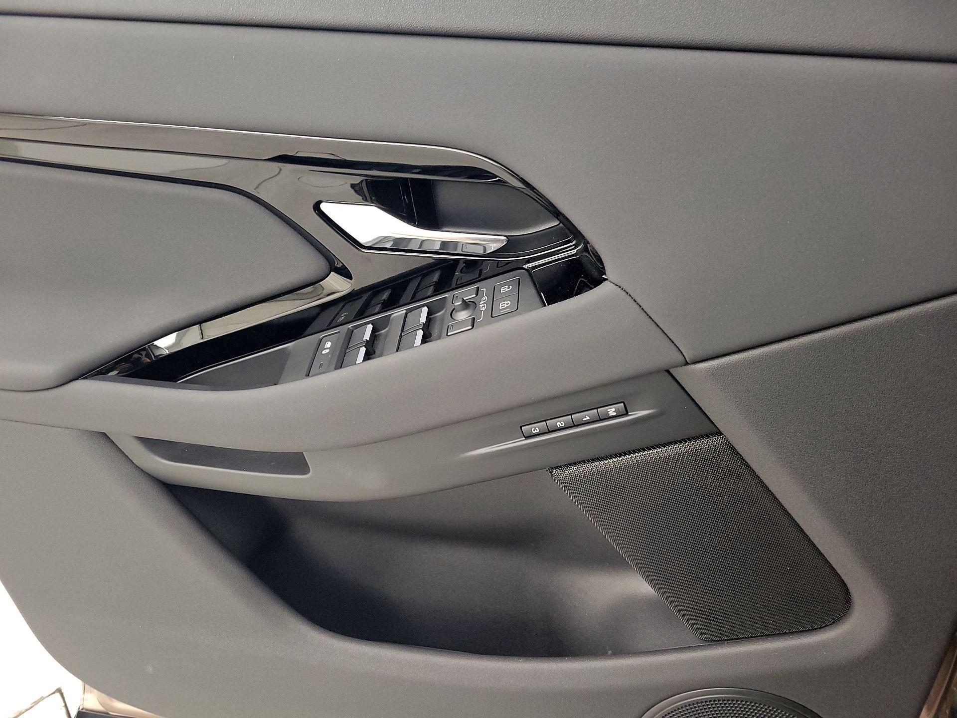 Thumbnail: 2025 Land Rover Range Rover Evoque - 12