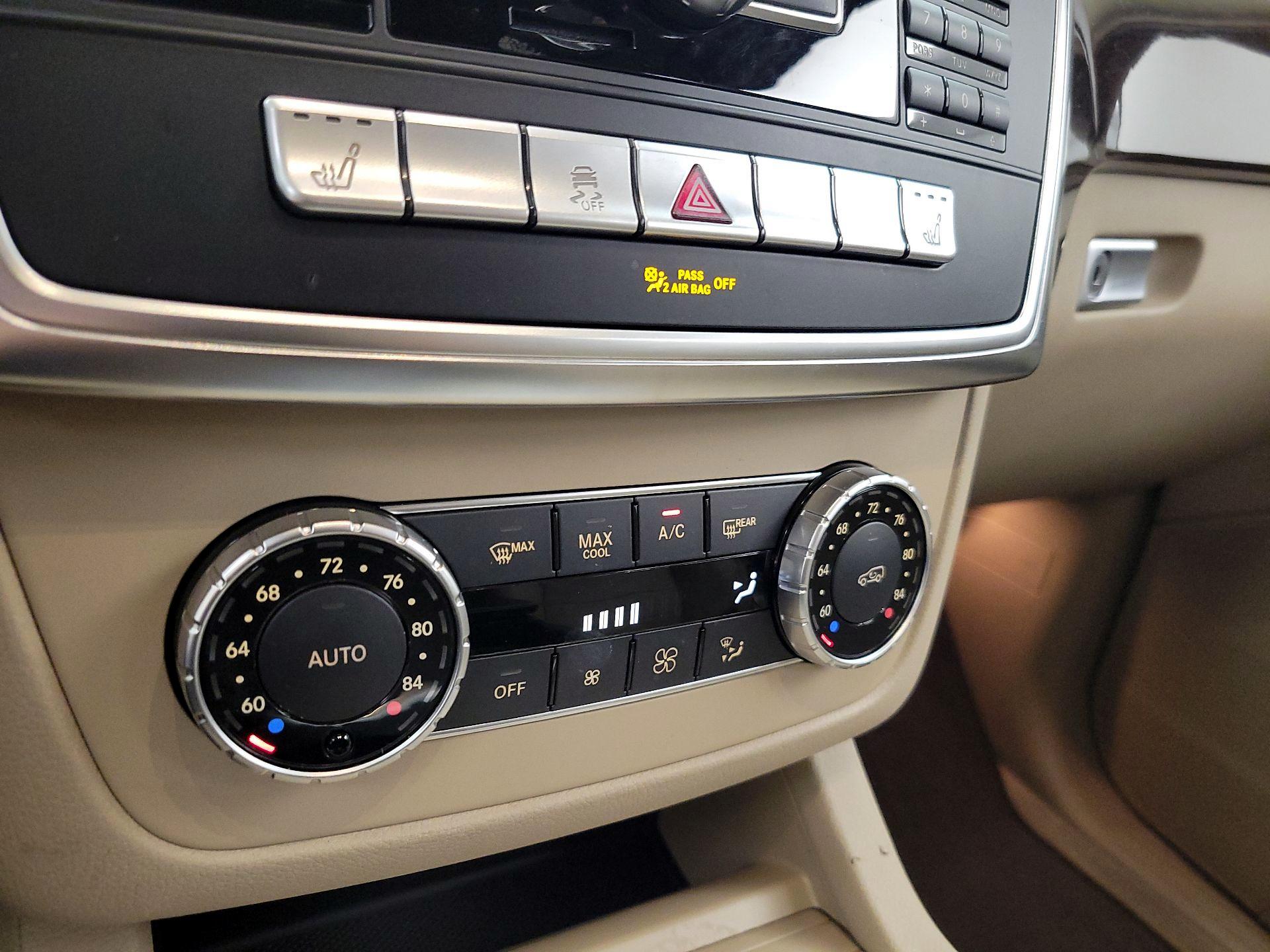 Thumbnail: 2015 Mercedes-Benz M-Class - 16