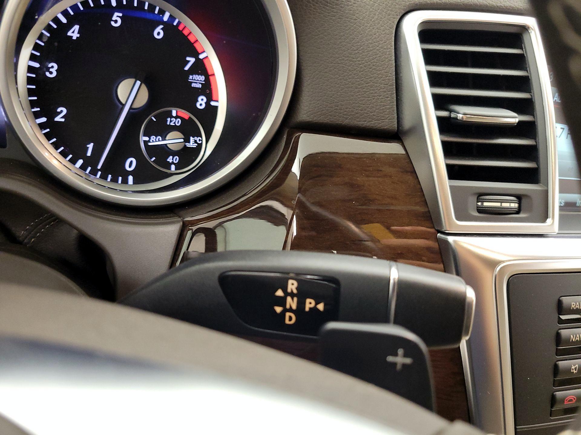 Thumbnail: 2015 Mercedes-Benz M-Class - 17