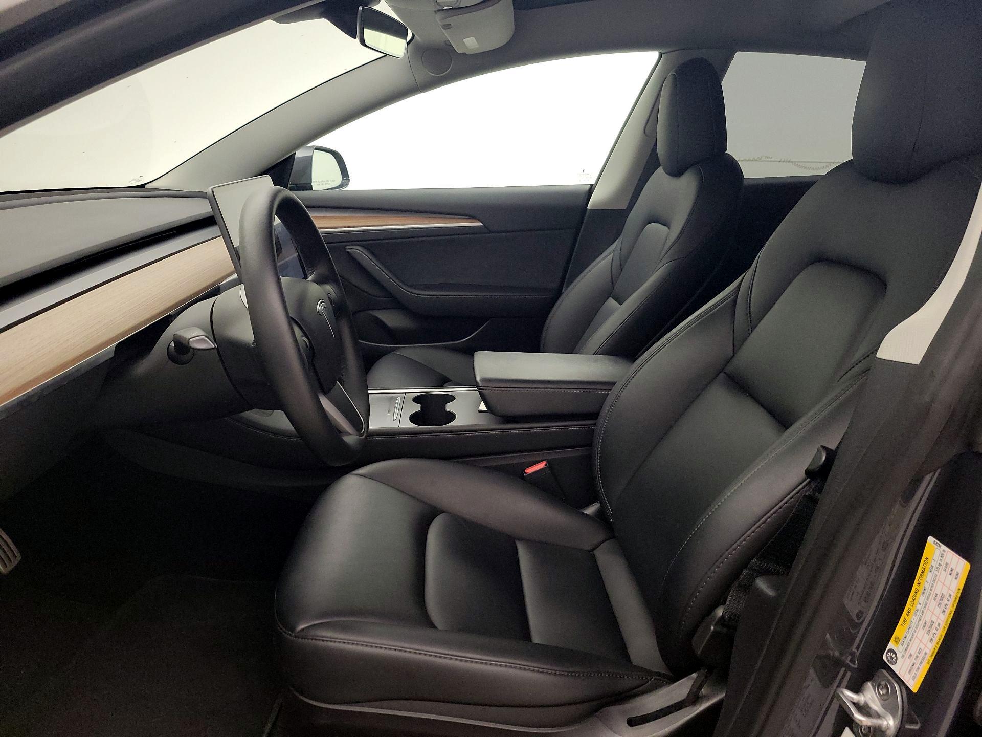 Thumbnail: 2022 Tesla Model 3 - 11