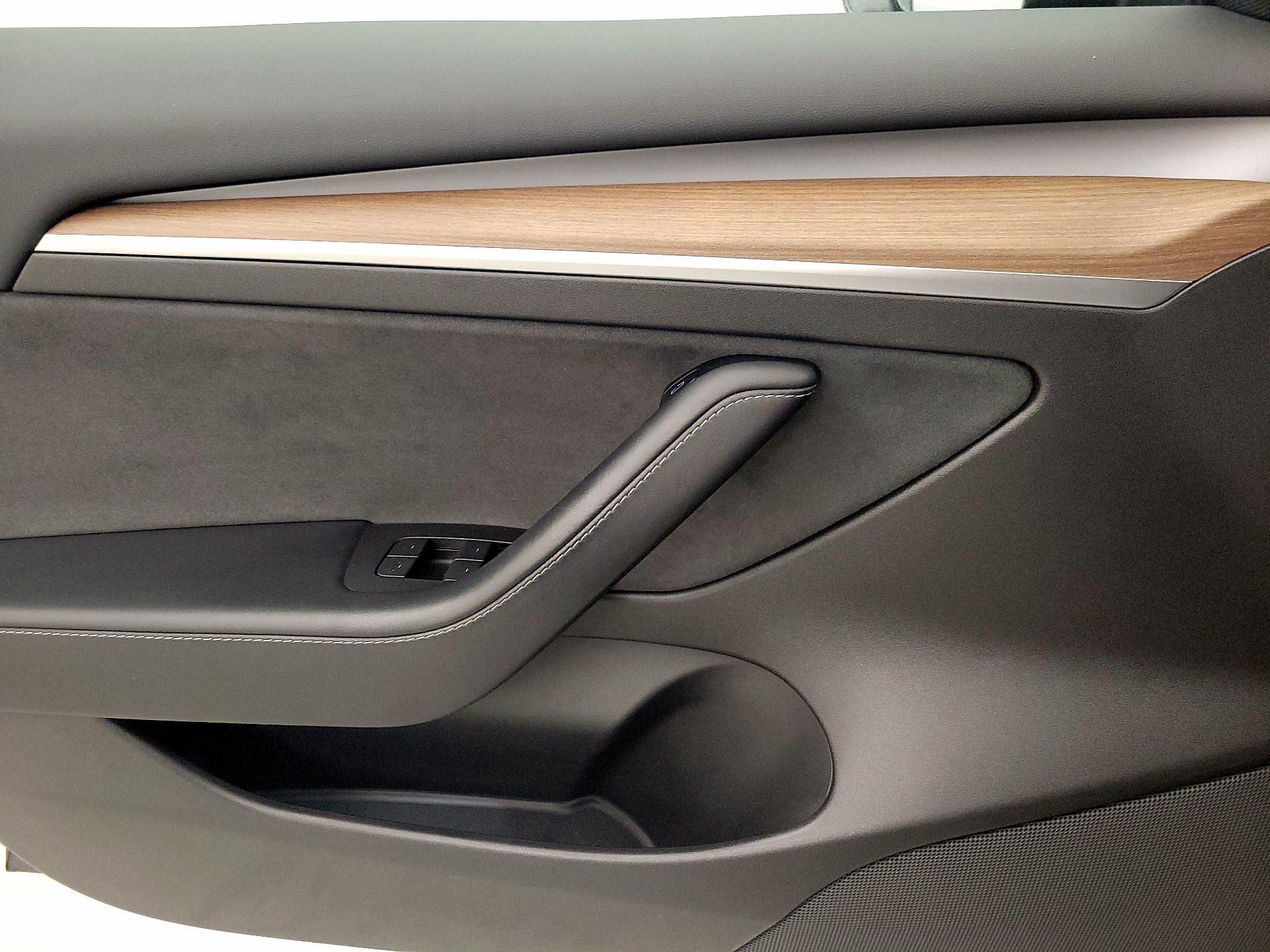 Thumbnail: 2022 Tesla Model 3 - 12