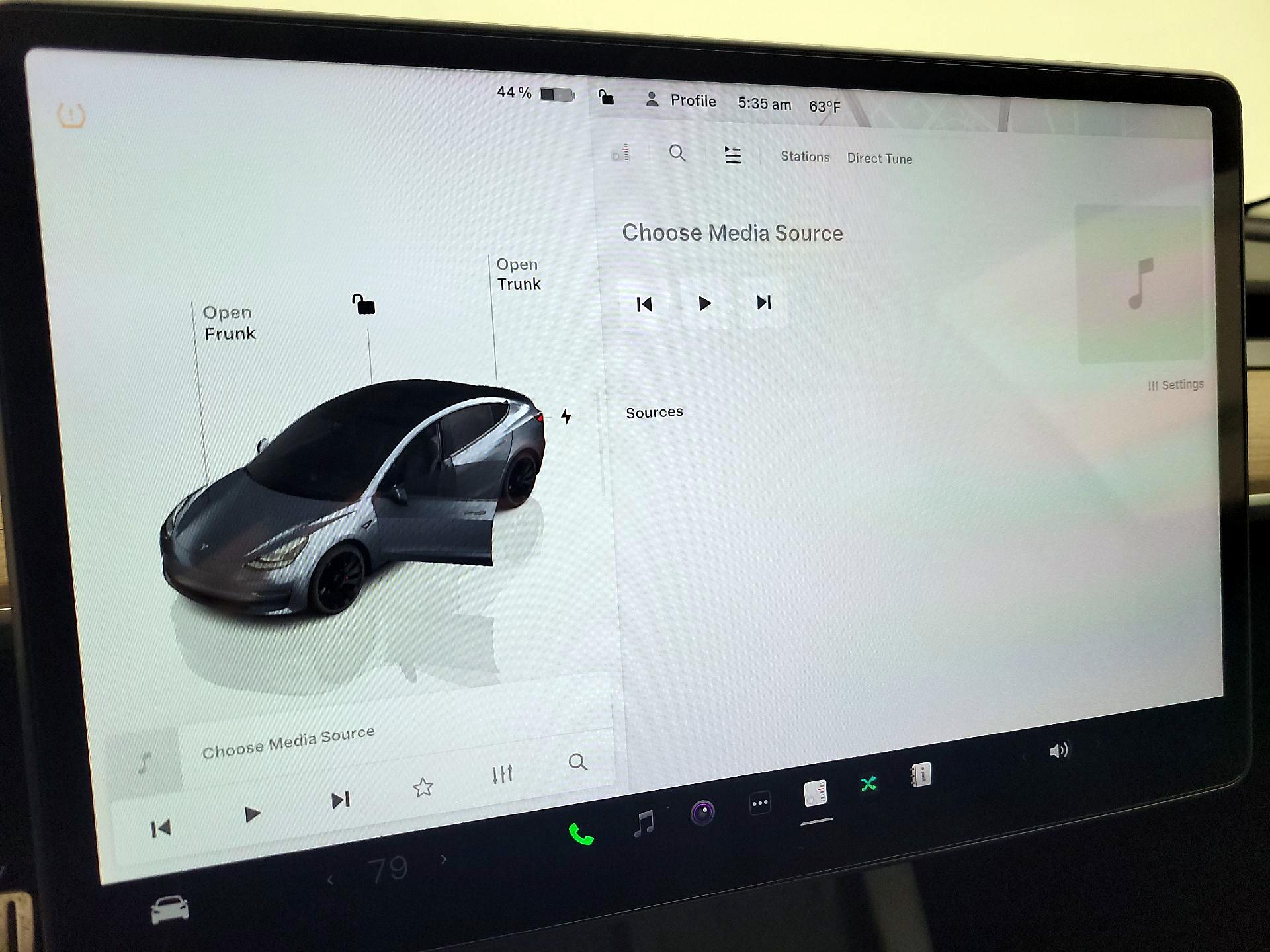 Thumbnail: 2022 Tesla Model 3 - 15