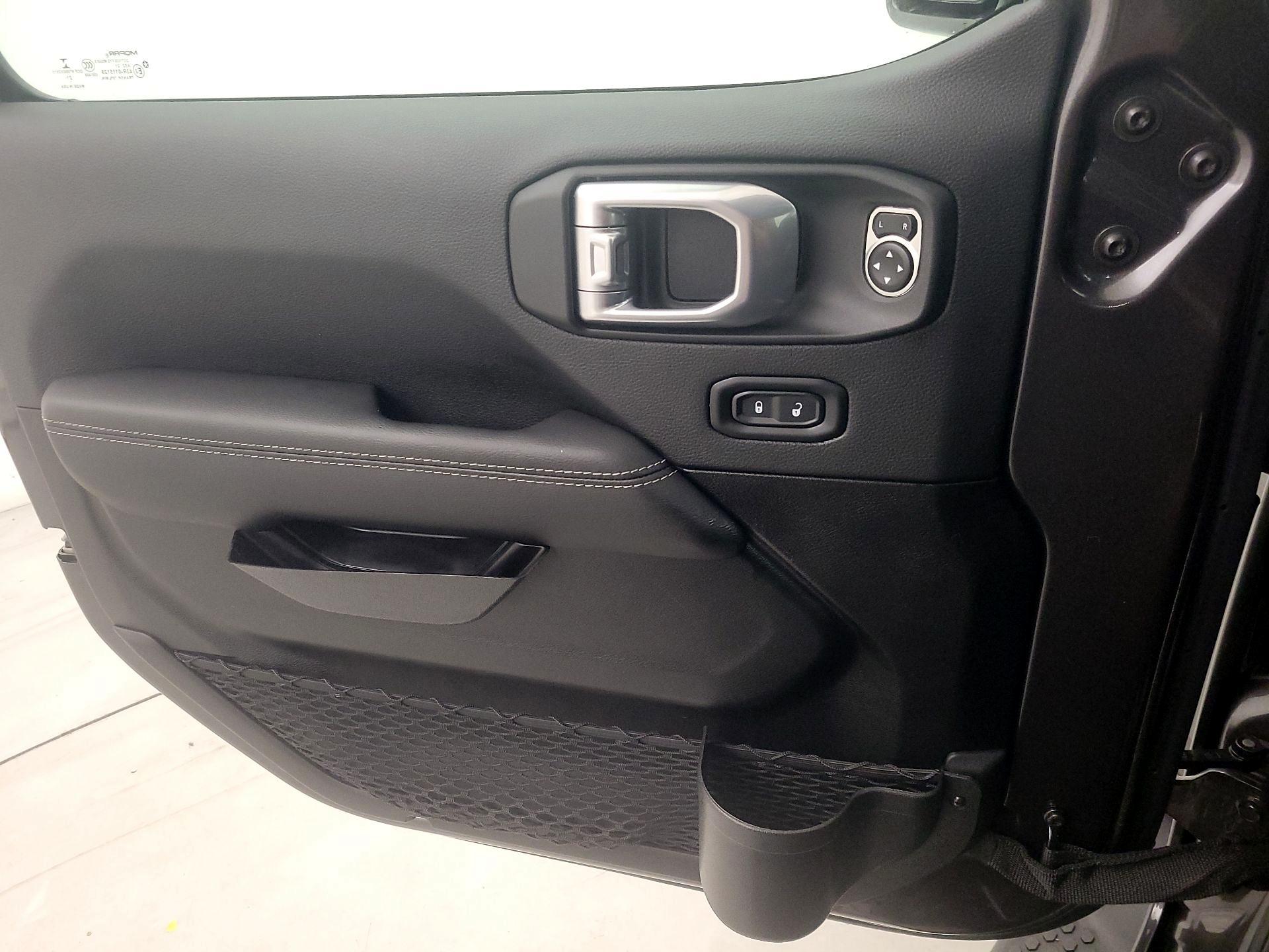 Thumbnail: 2022 Jeep Wrangler - 12