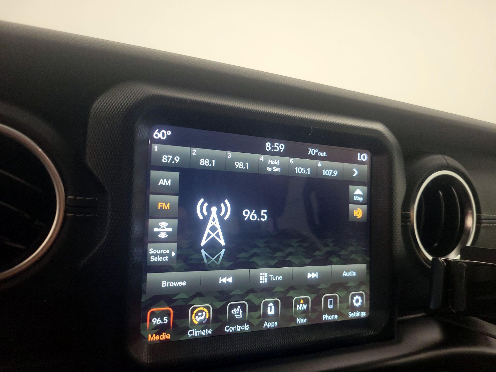 Thumbnail: 2022 Jeep Wrangler - 15