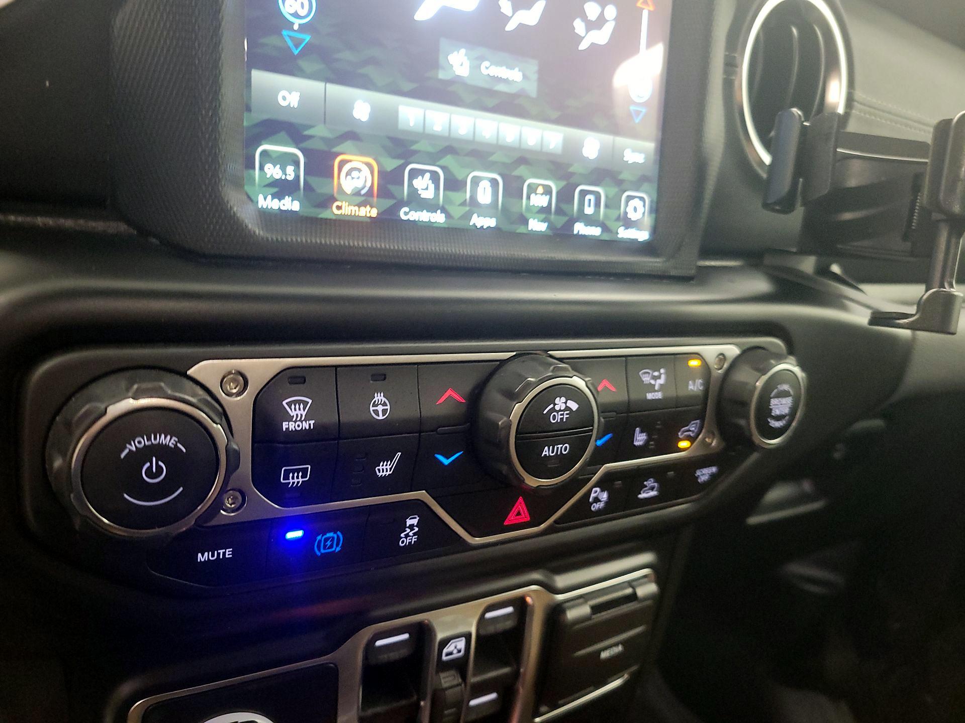 Thumbnail: 2022 Jeep Wrangler - 16