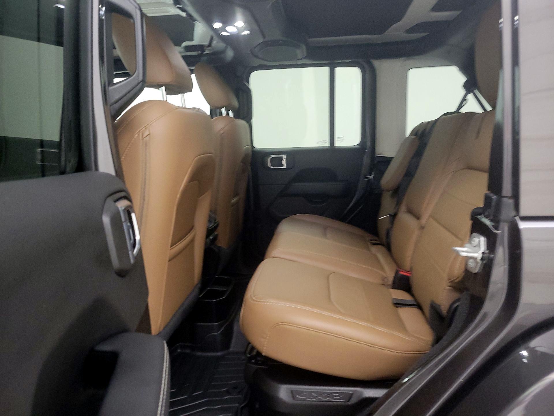 Thumbnail: 2022 Jeep Wrangler - 19