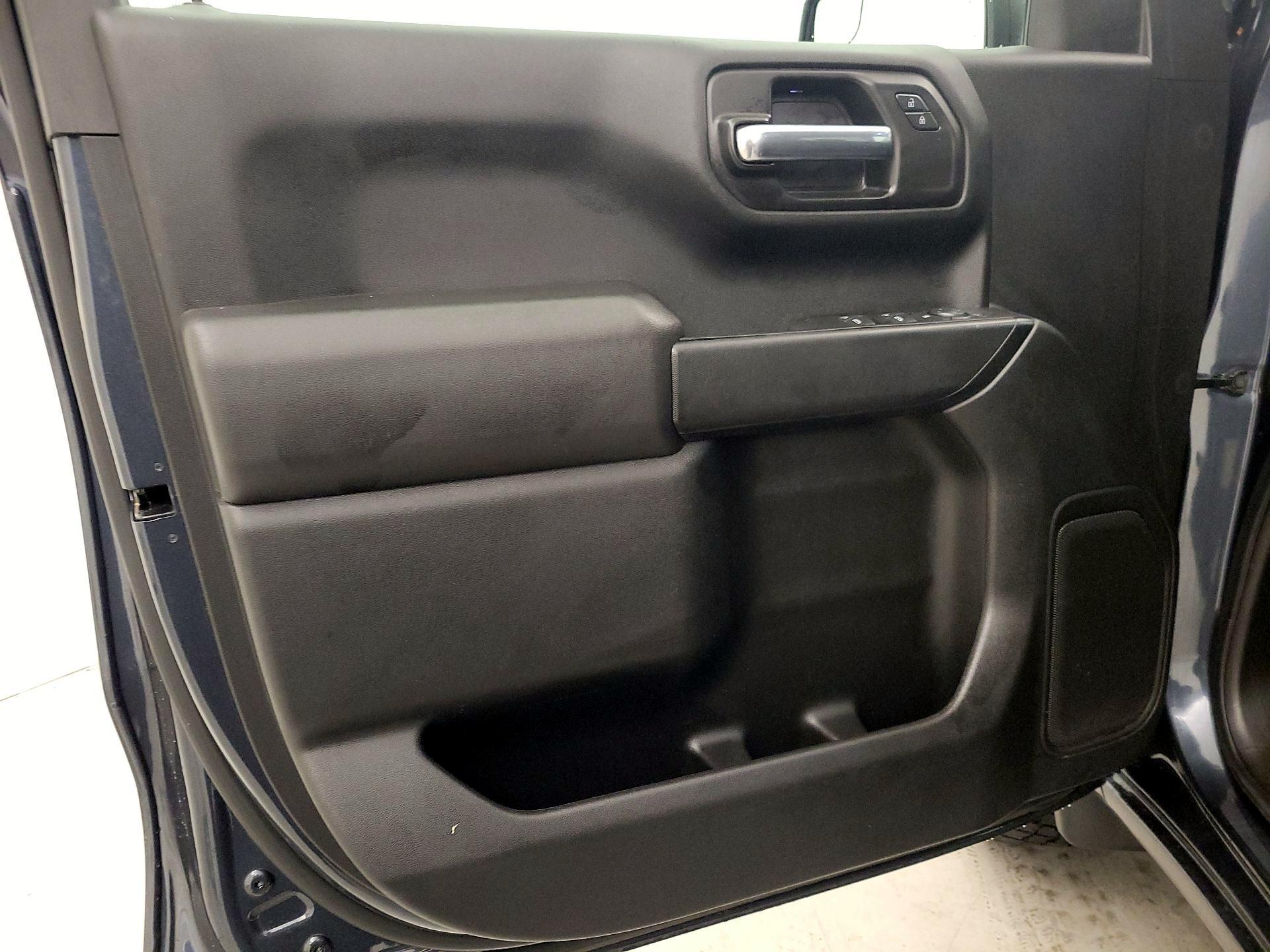 Thumbnail: 2021 Chevrolet Silverado 1500 - 12