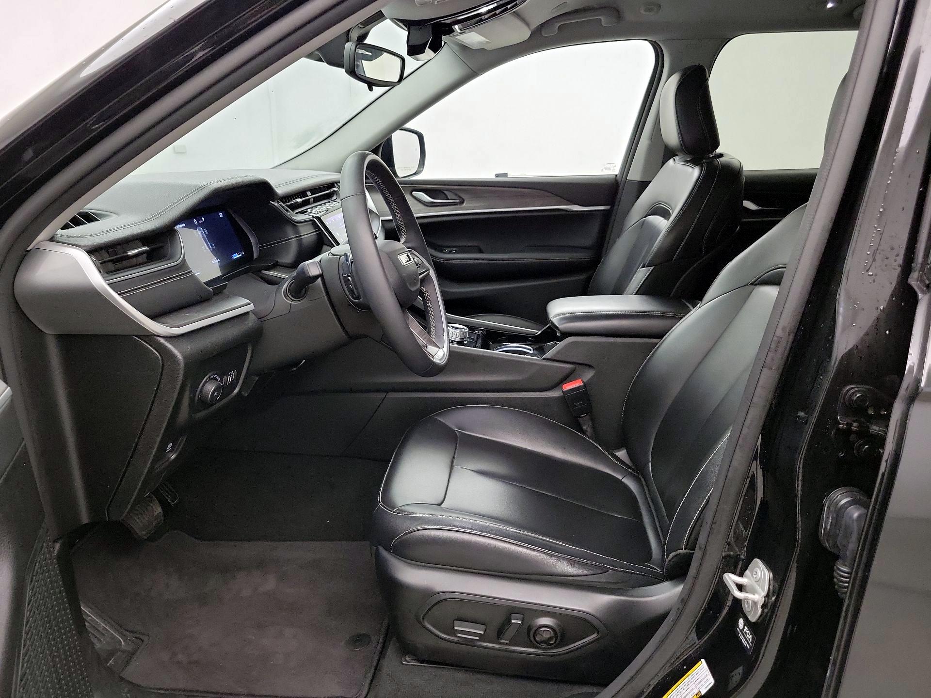 Thumbnail: 2023 Jeep Grand Cherokee - 11