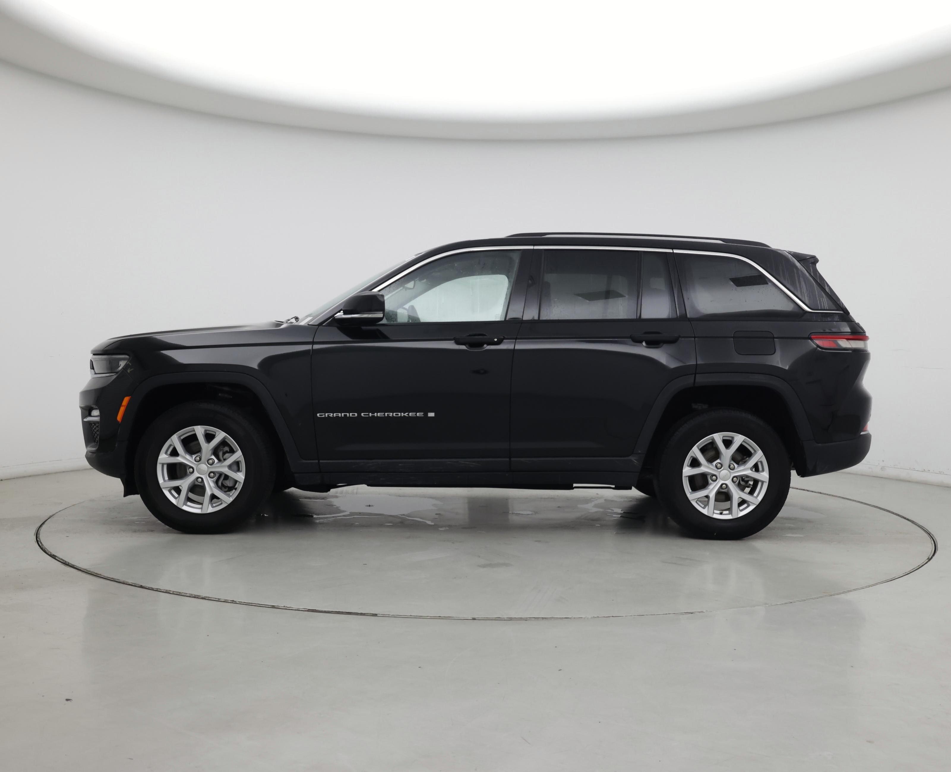 Thumbnail: 2023 Jeep Grand Cherokee - 3