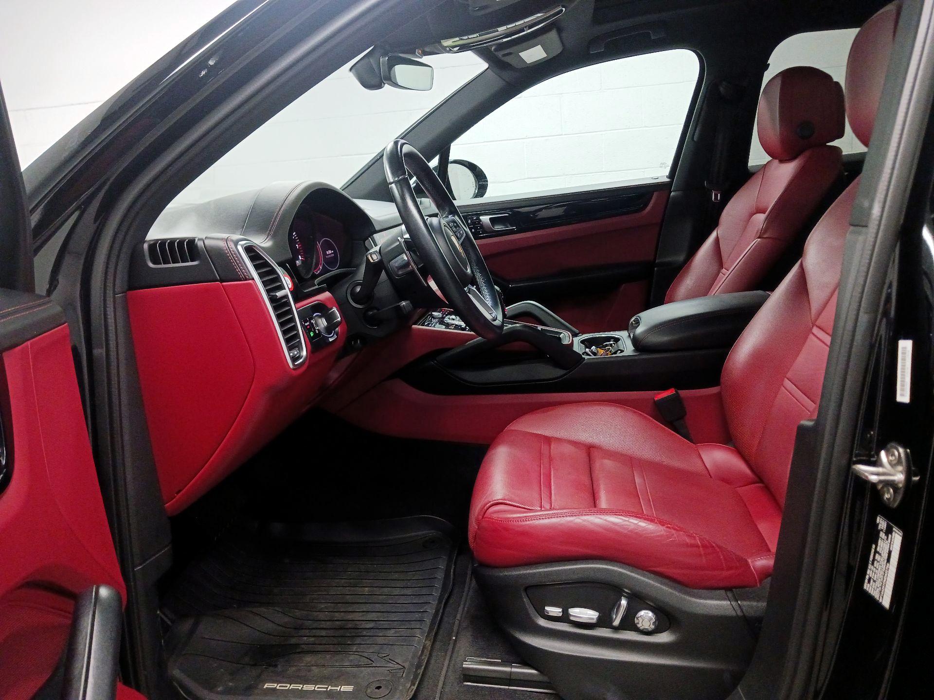 Thumbnail: 2021 Porsche Cayenne - 11