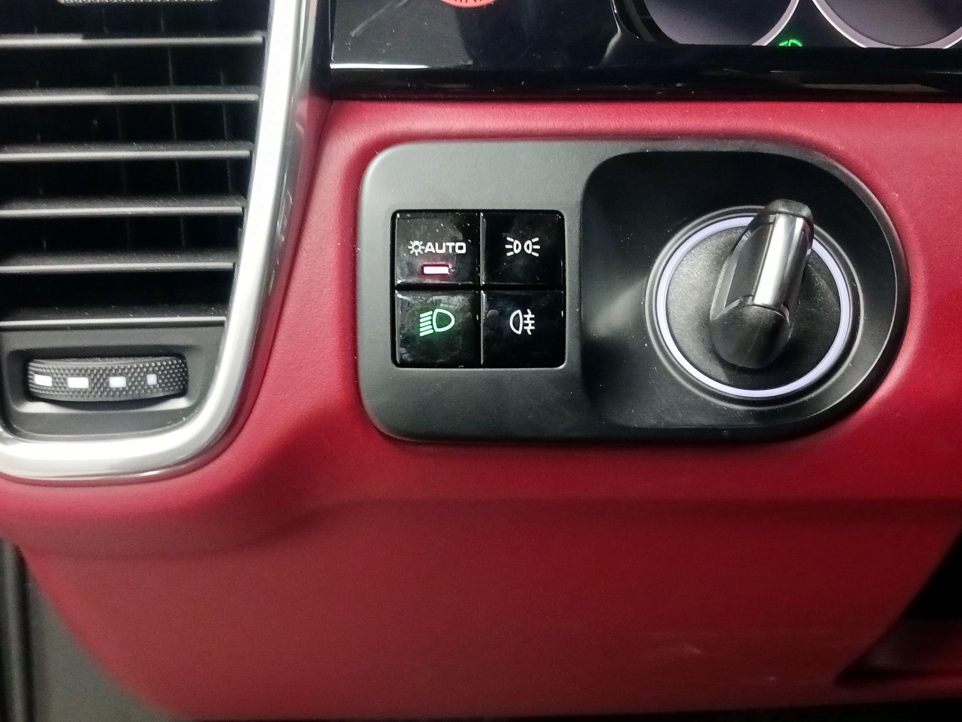 Thumbnail: 2021 Porsche Cayenne - 13