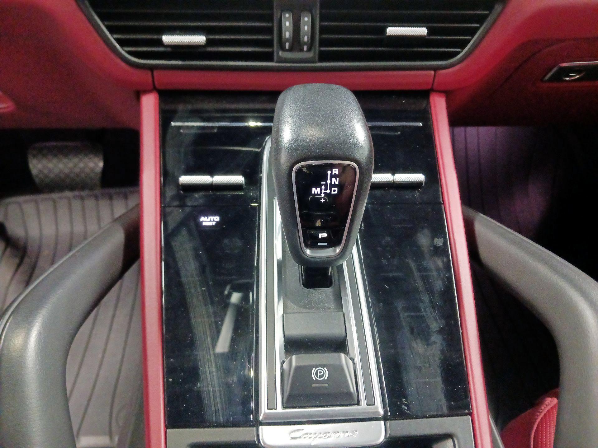 Thumbnail: 2021 Porsche Cayenne - 18