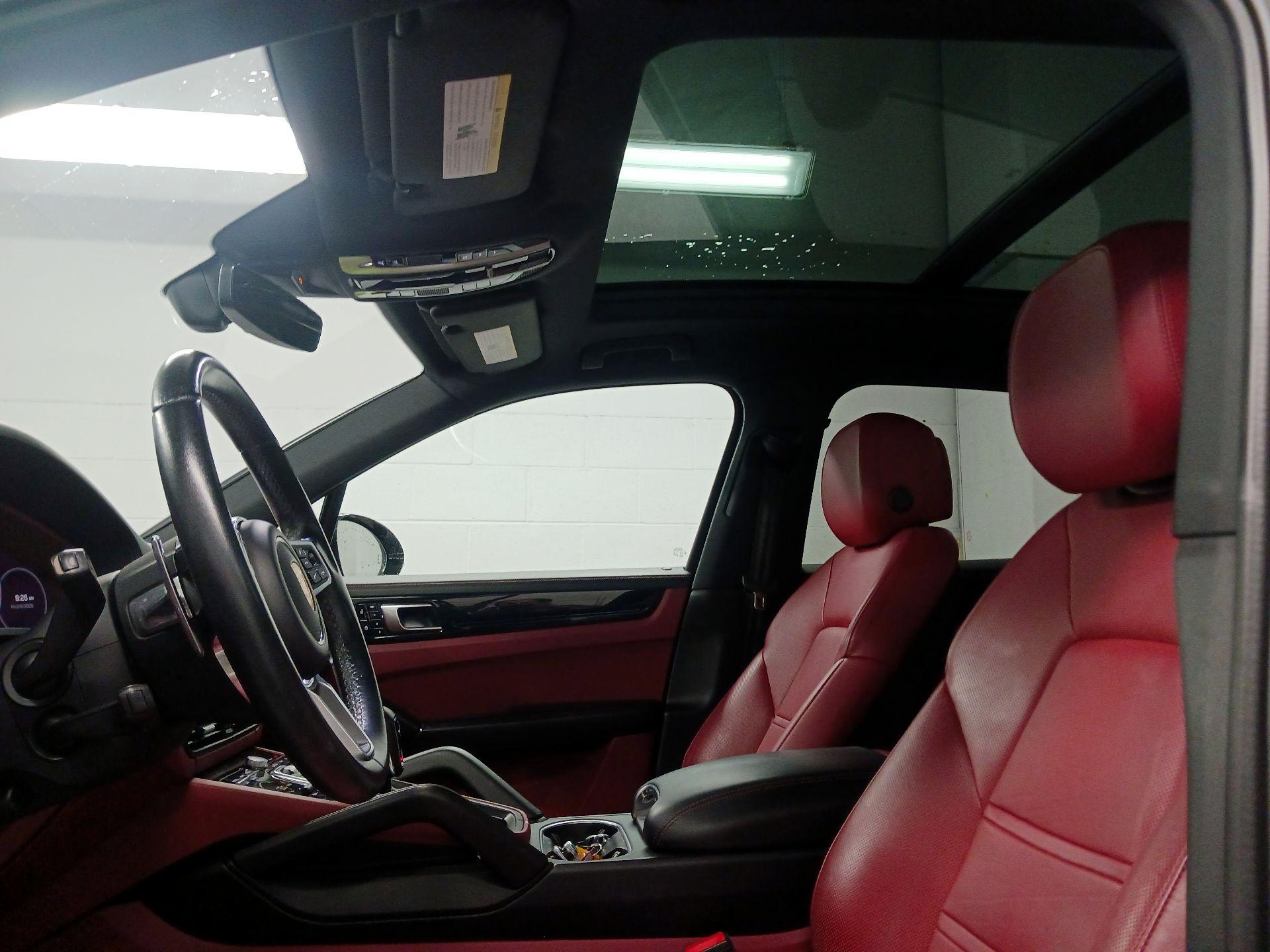 Thumbnail: 2021 Porsche Cayenne - 20