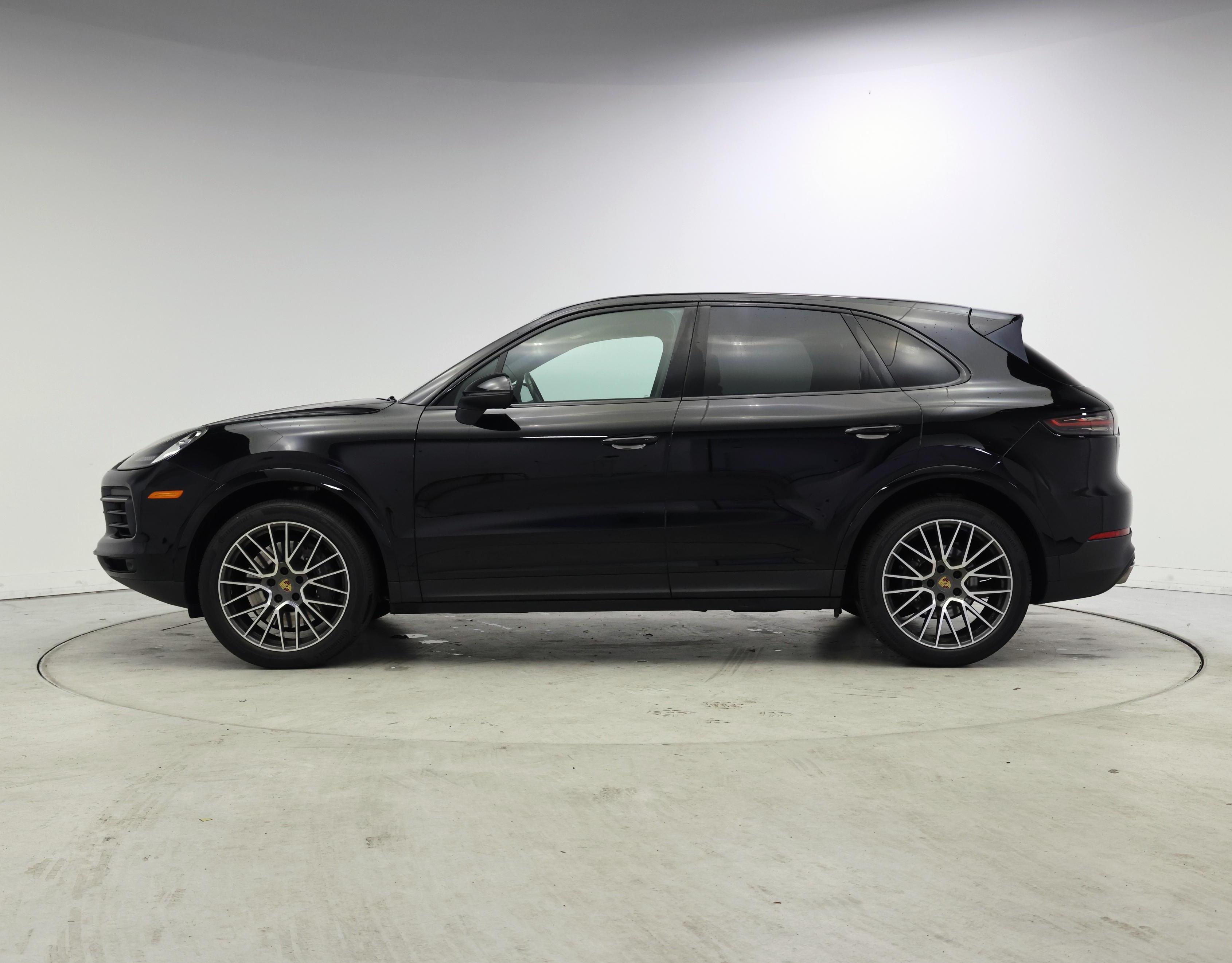 Thumbnail: 2021 Porsche Cayenne - 3