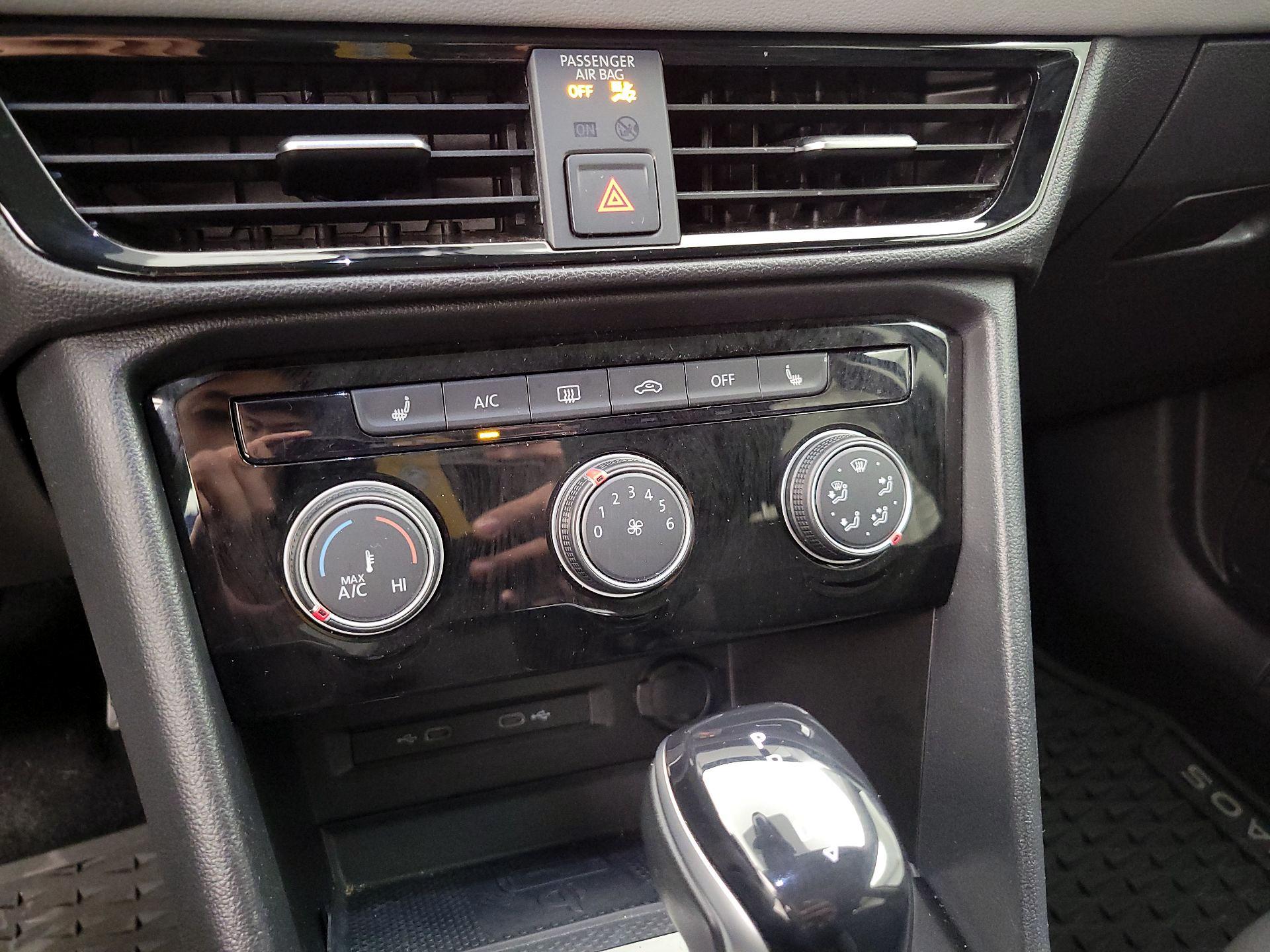 Thumbnail: 2023 Volkswagen Taos - 16