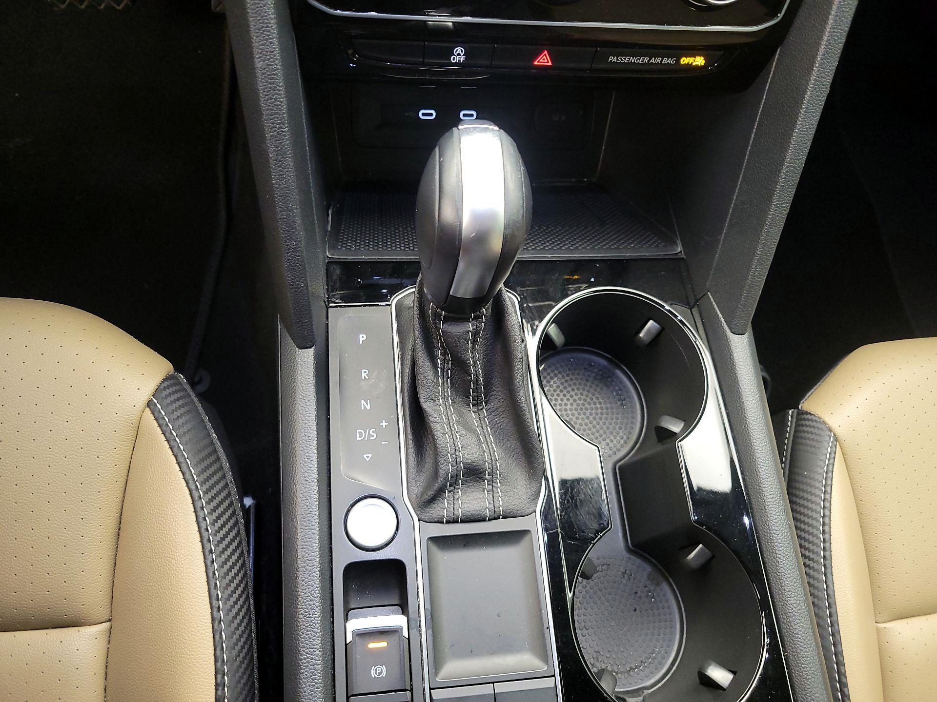 Thumbnail: 2022 Volkswagen Atlas - 17