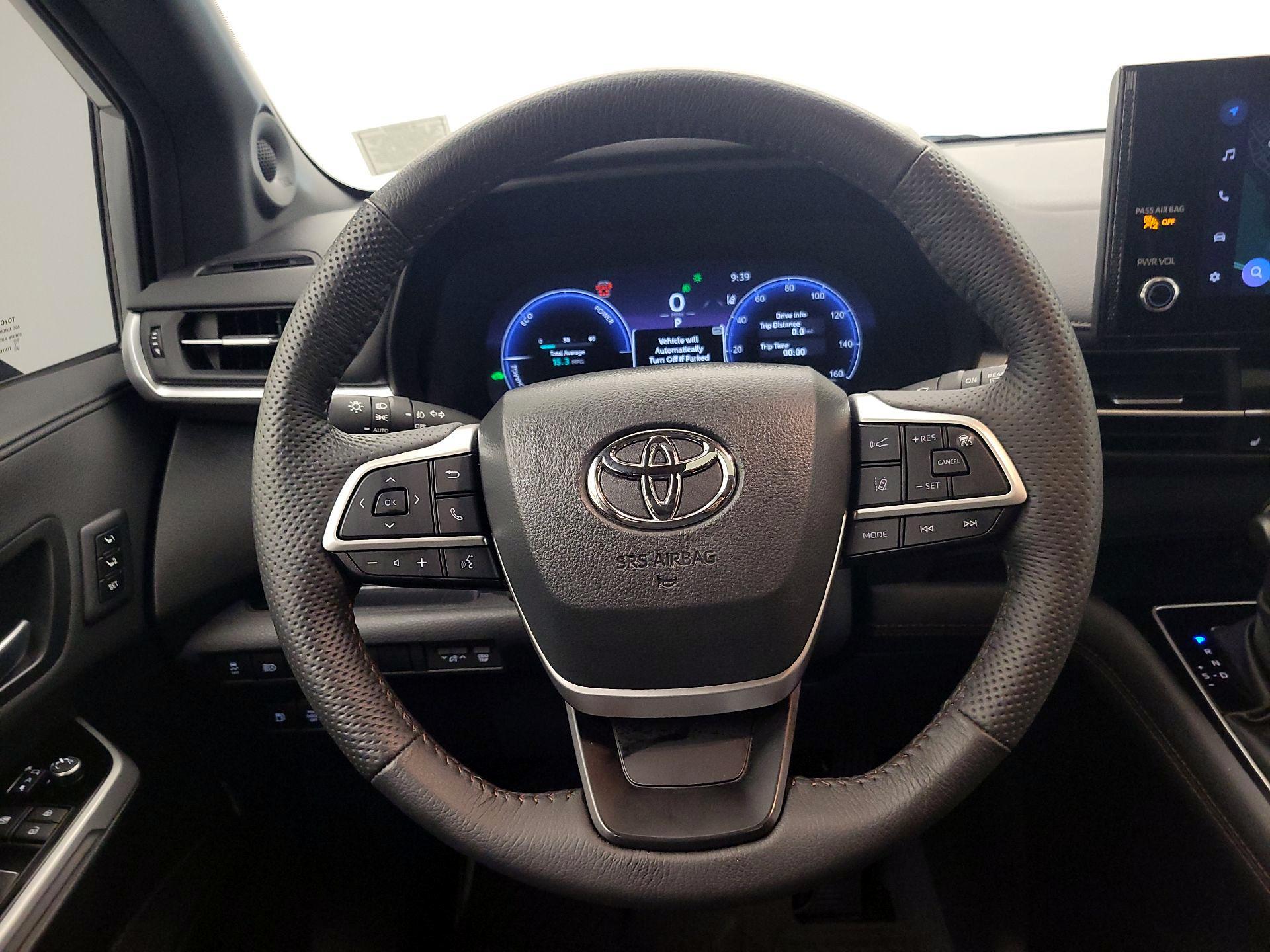 Thumbnail: 2025 Toyota Sienna - 10