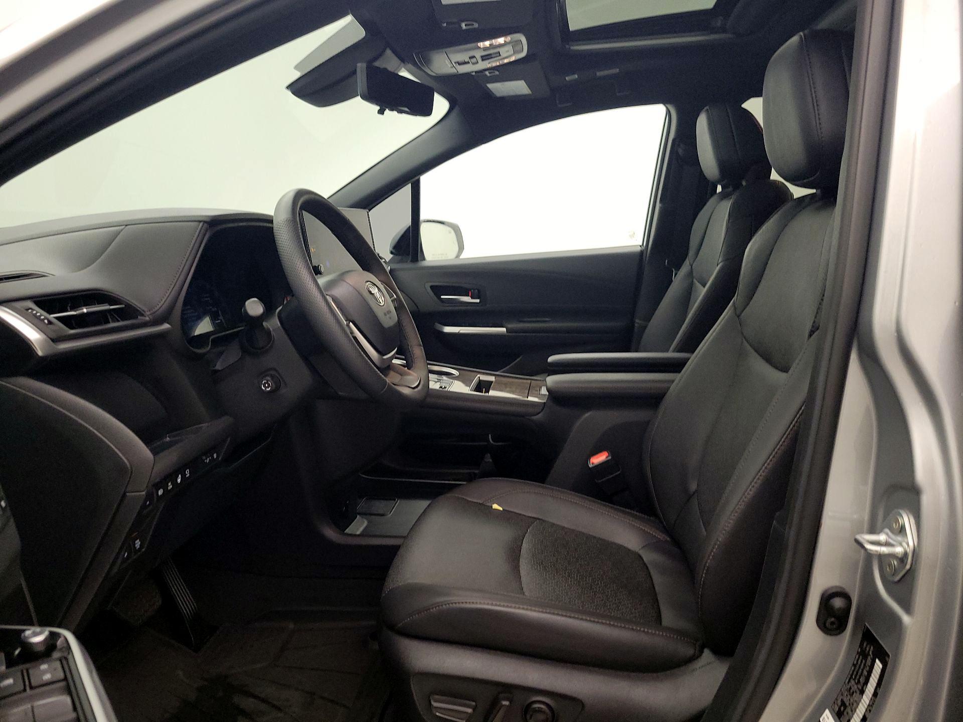 Thumbnail: 2025 Toyota Sienna - 11