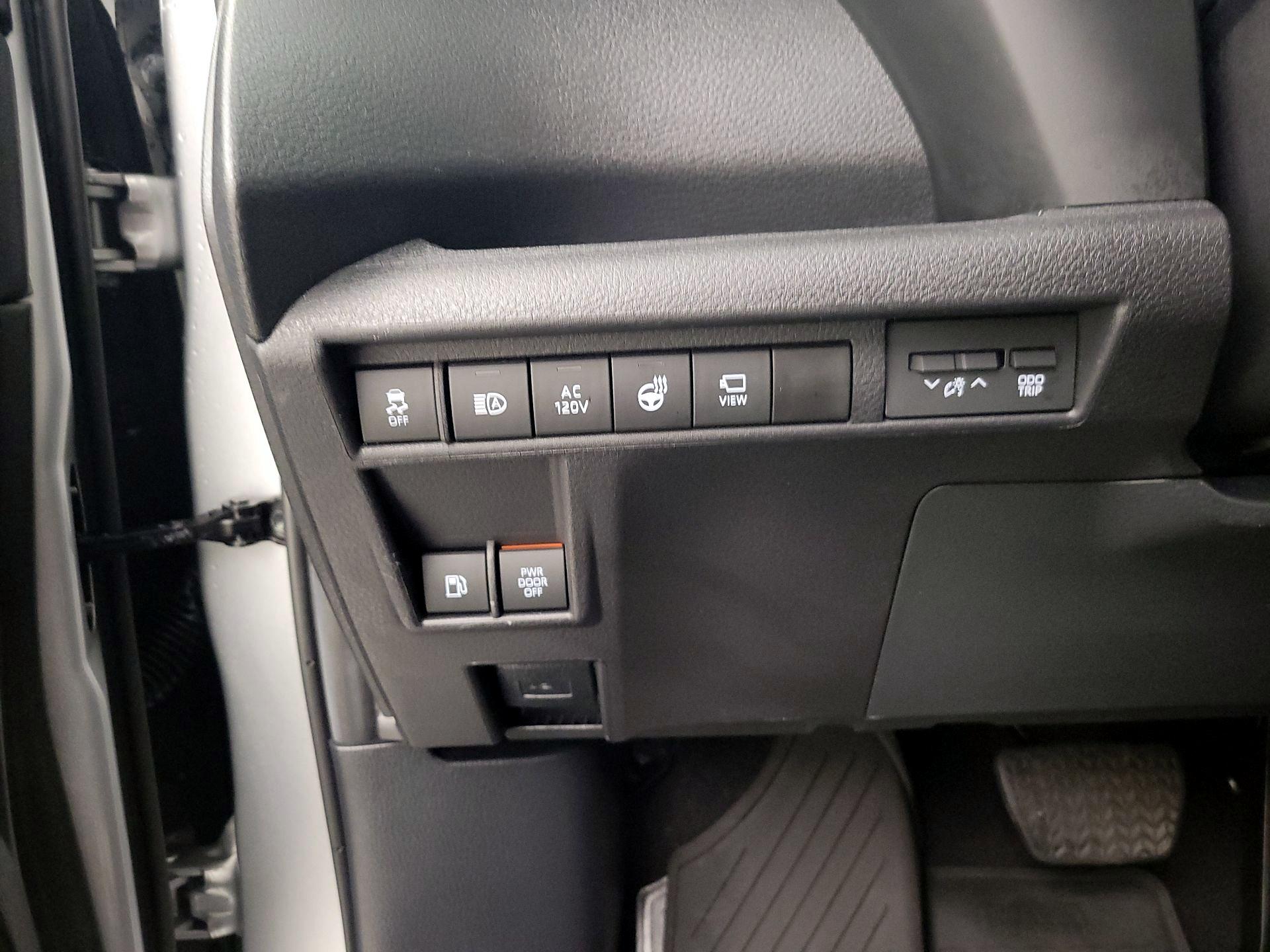 Thumbnail: 2025 Toyota Sienna - 13