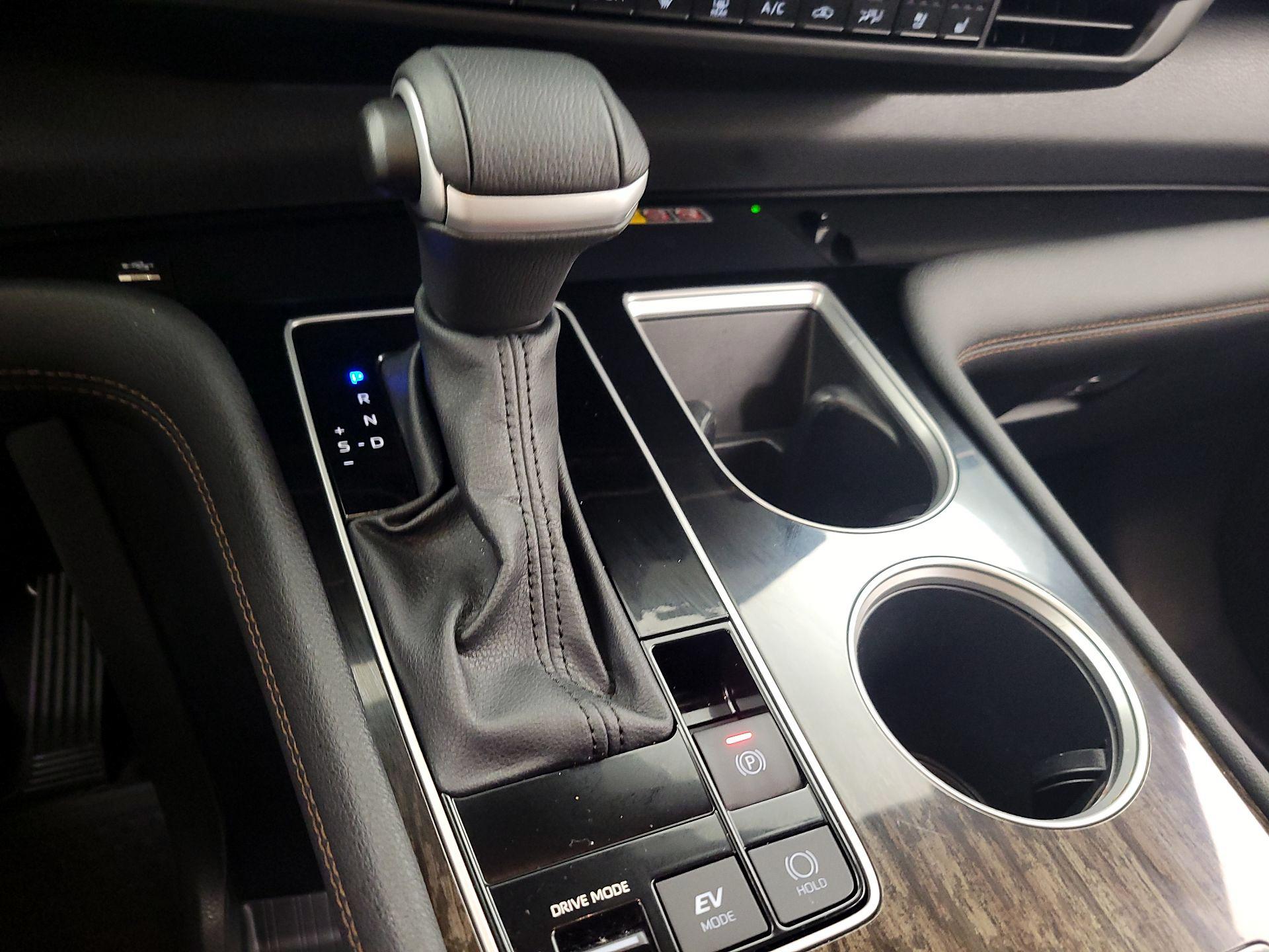 Thumbnail: 2025 Toyota Sienna - 18