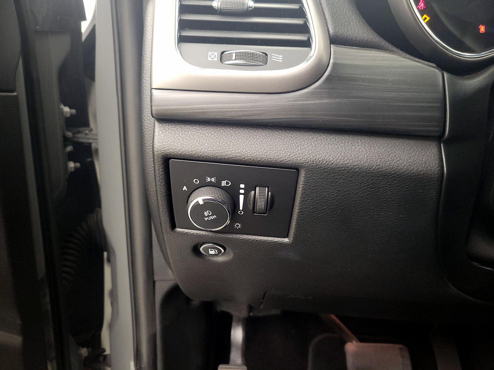 Thumbnail: 2020 Jeep Grand Cherokee - 13