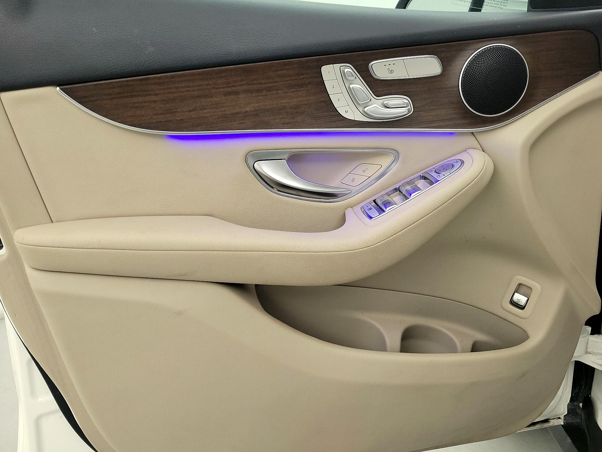 Thumbnail: 2021 Mercedes-Benz GLC - 12