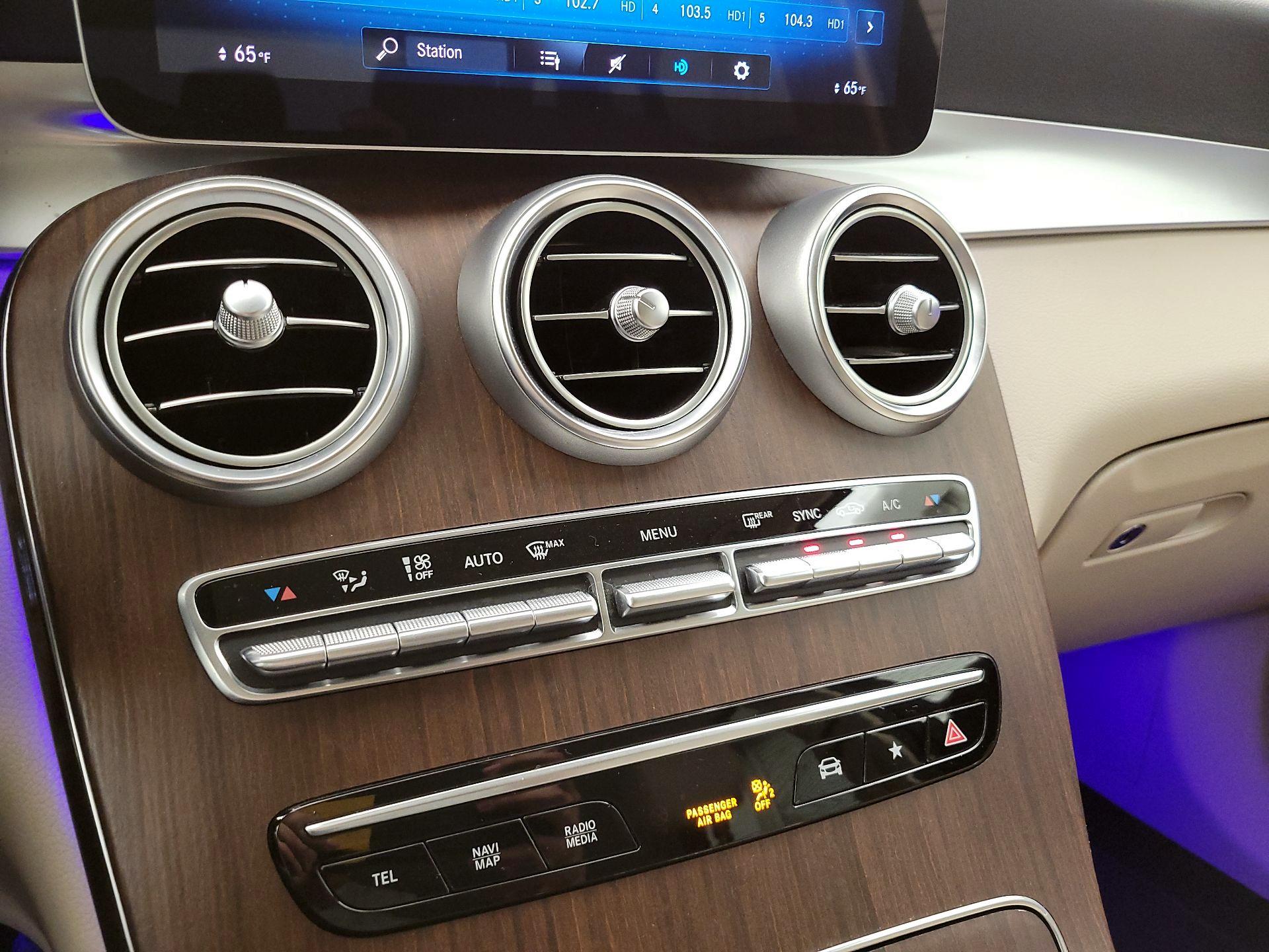 Thumbnail: 2021 Mercedes-Benz GLC - 16