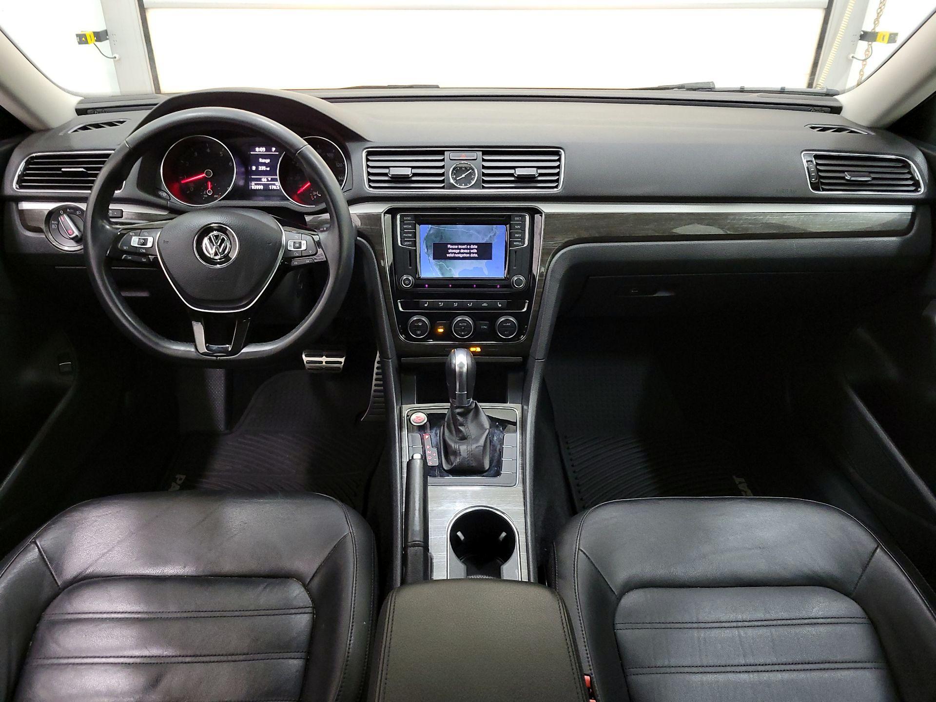 Thumbnail: 2016 Volkswagen Passat - 9