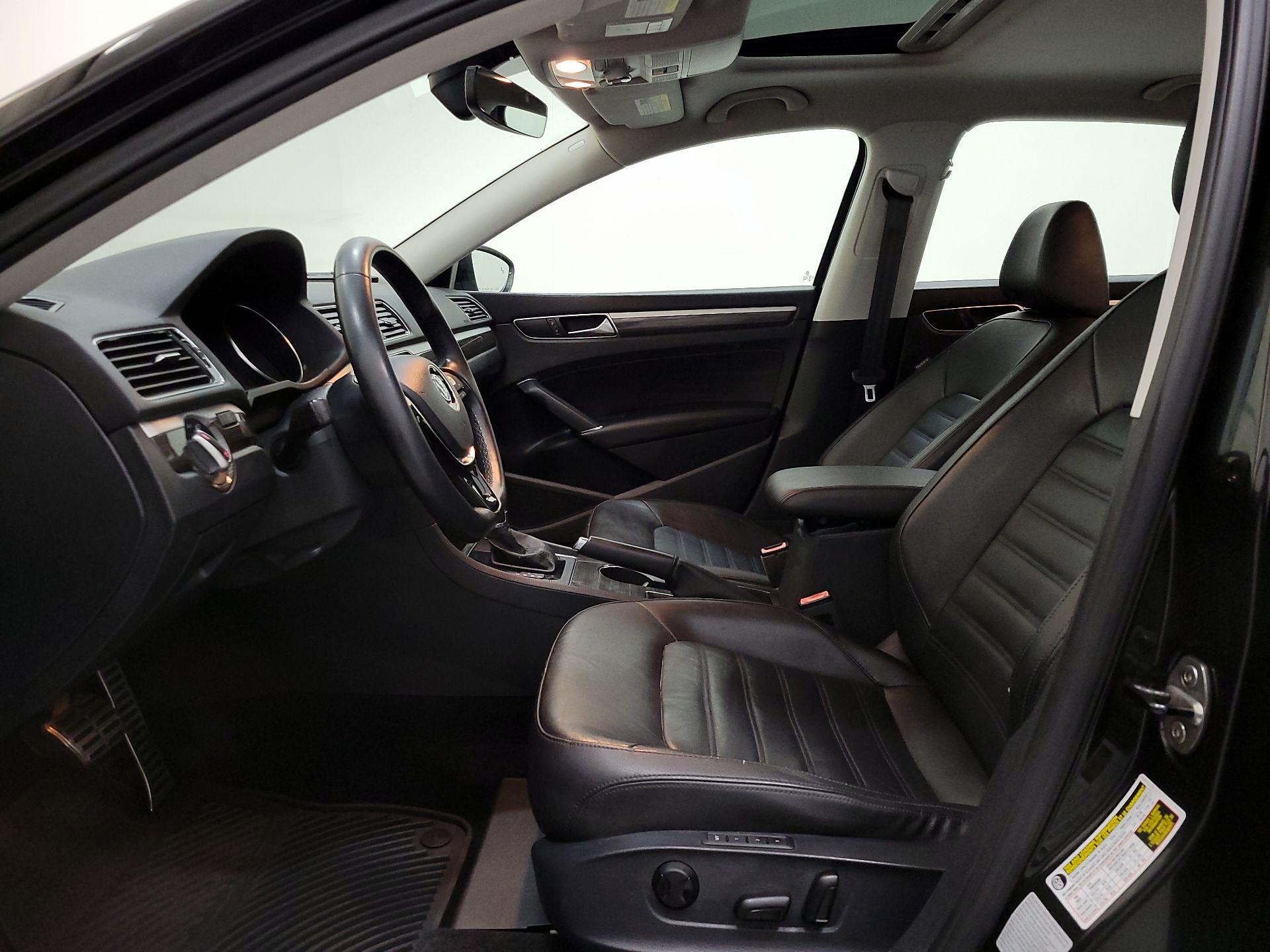 Thumbnail: 2016 Volkswagen Passat - 11