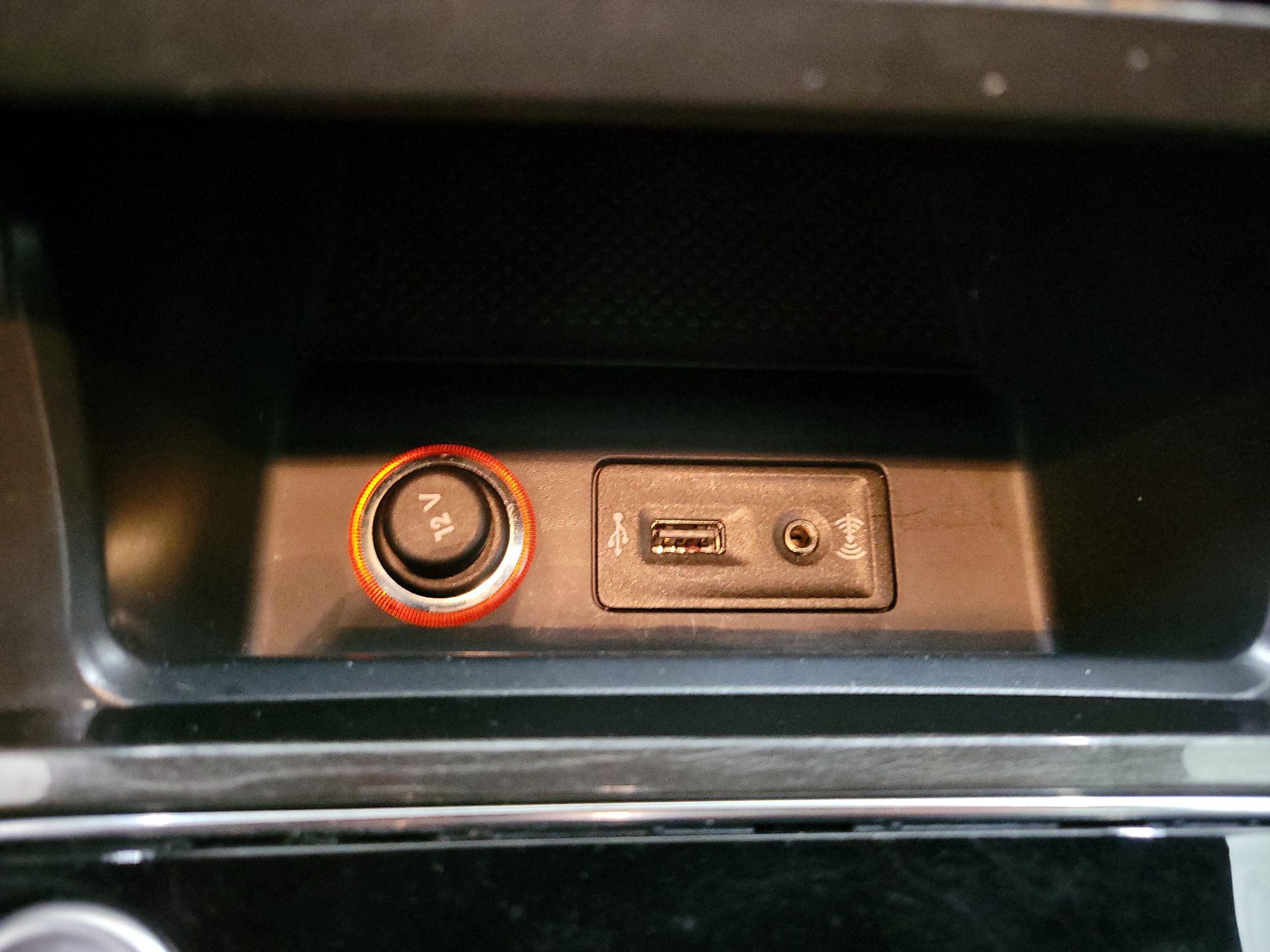 Thumbnail: 2016 Volkswagen Passat - 18