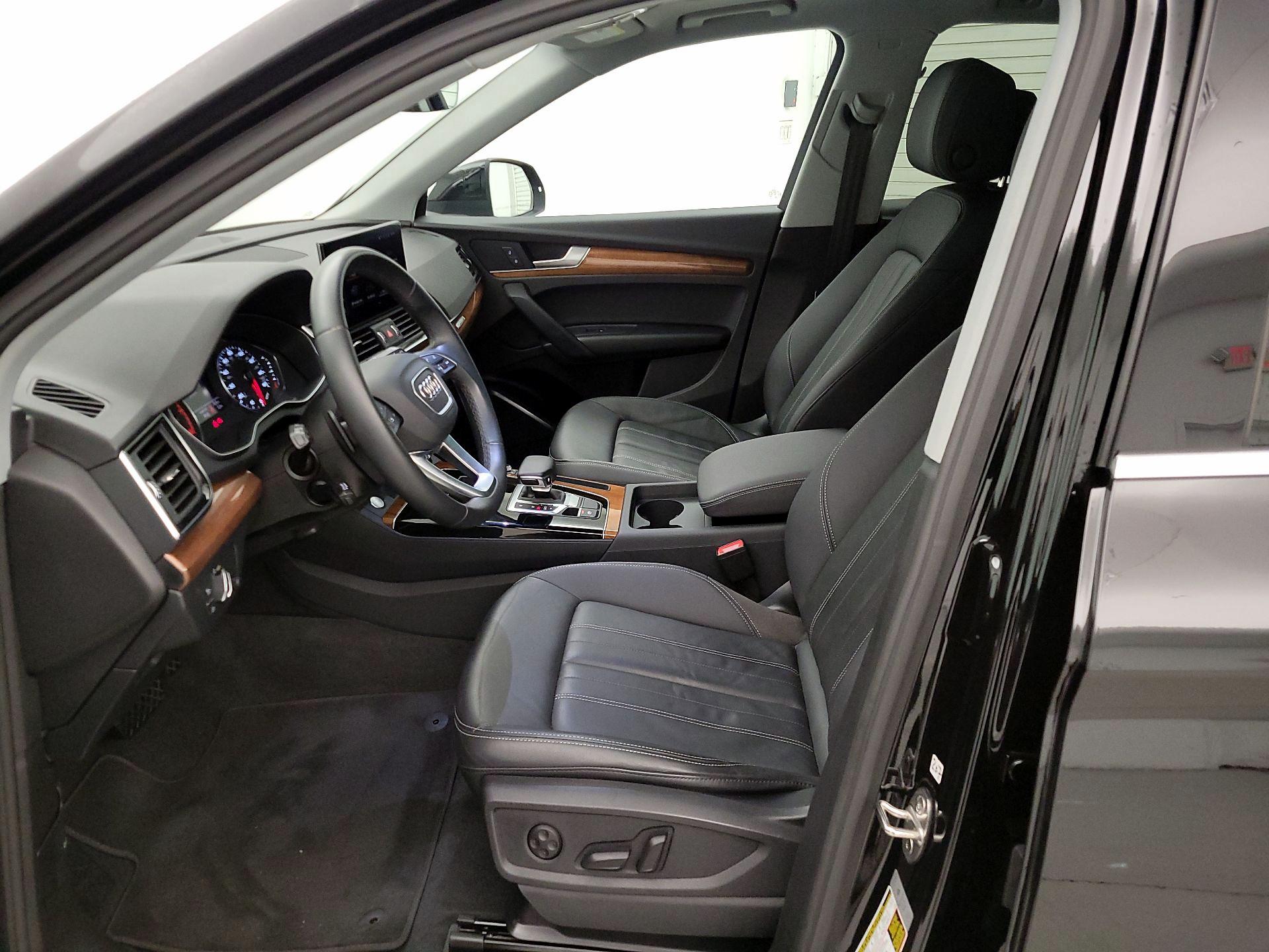 Thumbnail: 2023 Audi Q5 - 11