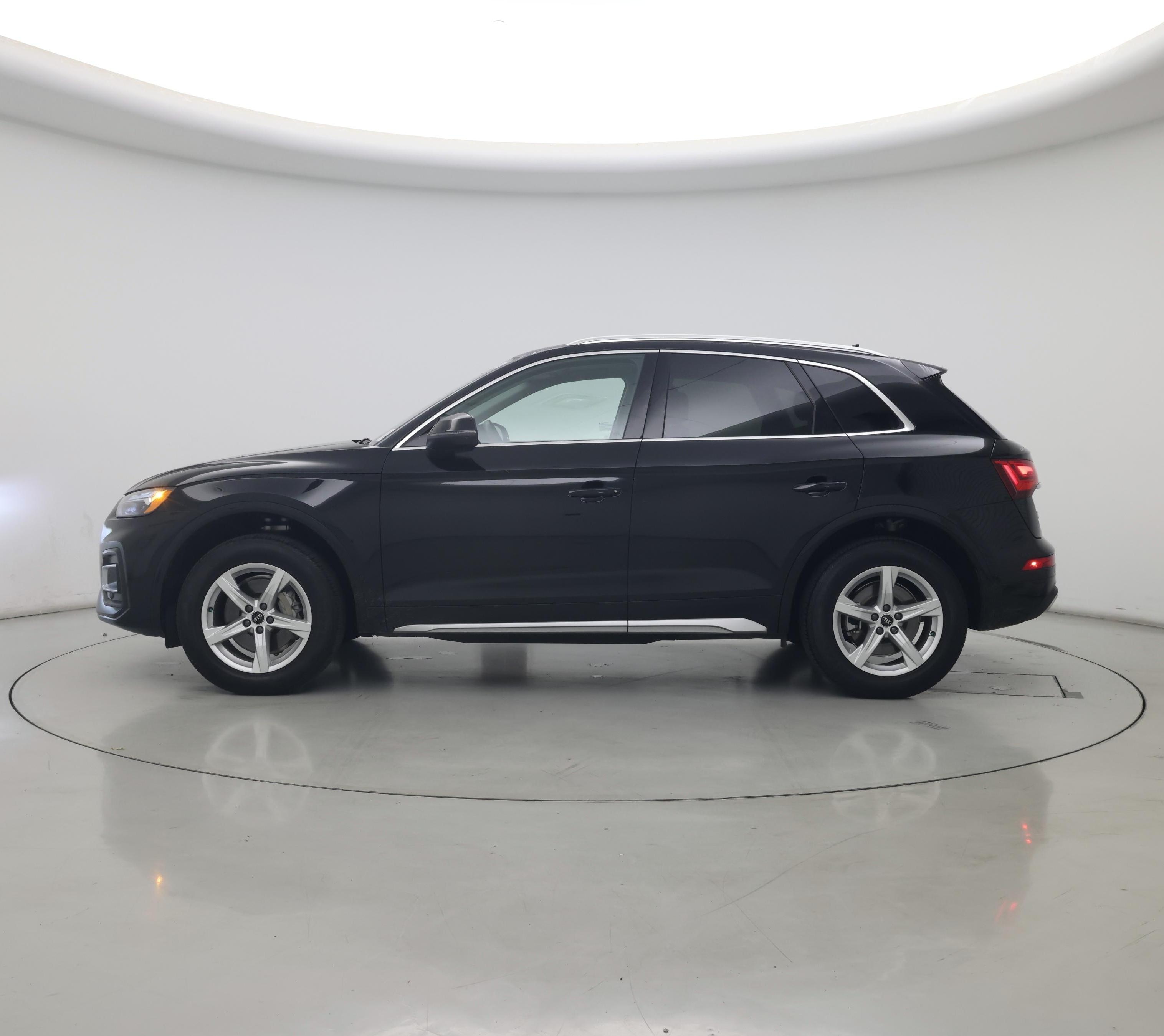 Thumbnail: 2023 Audi Q5 - 3