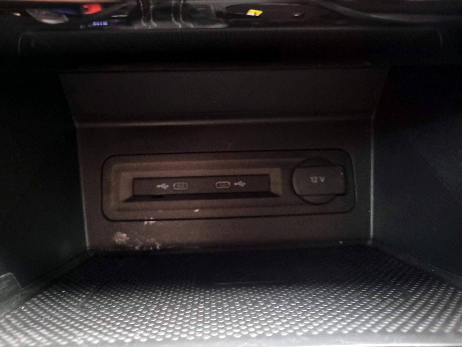 Thumbnail: 2022 Volkswagen Atlas - 18