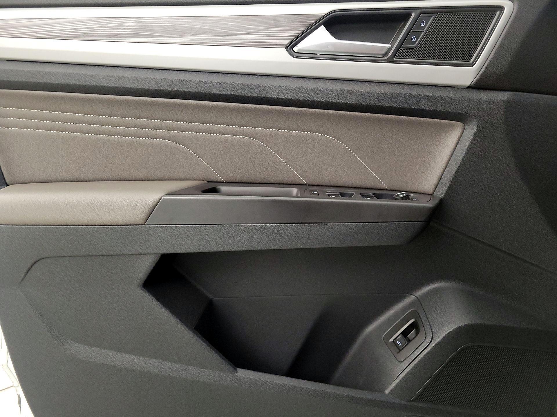 Thumbnail: 2022 Volkswagen Atlas - 12