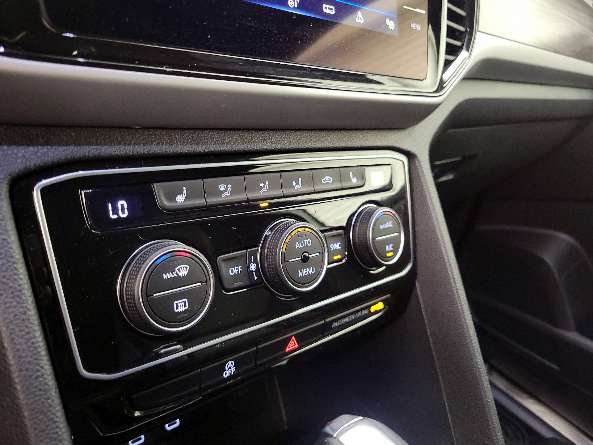 Thumbnail: 2022 Volkswagen Atlas - 16