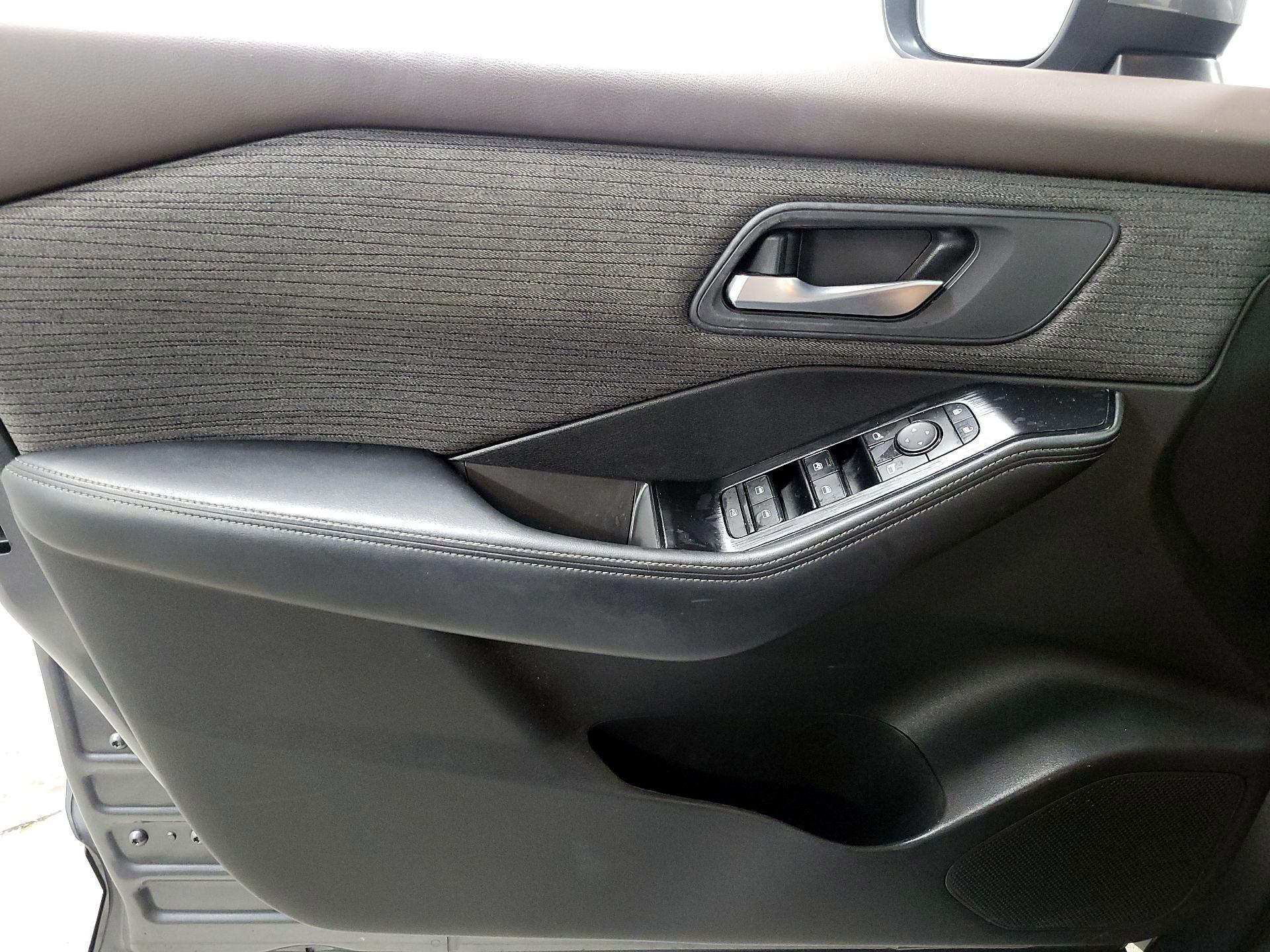 Thumbnail: 2023 Nissan Rogue - 12